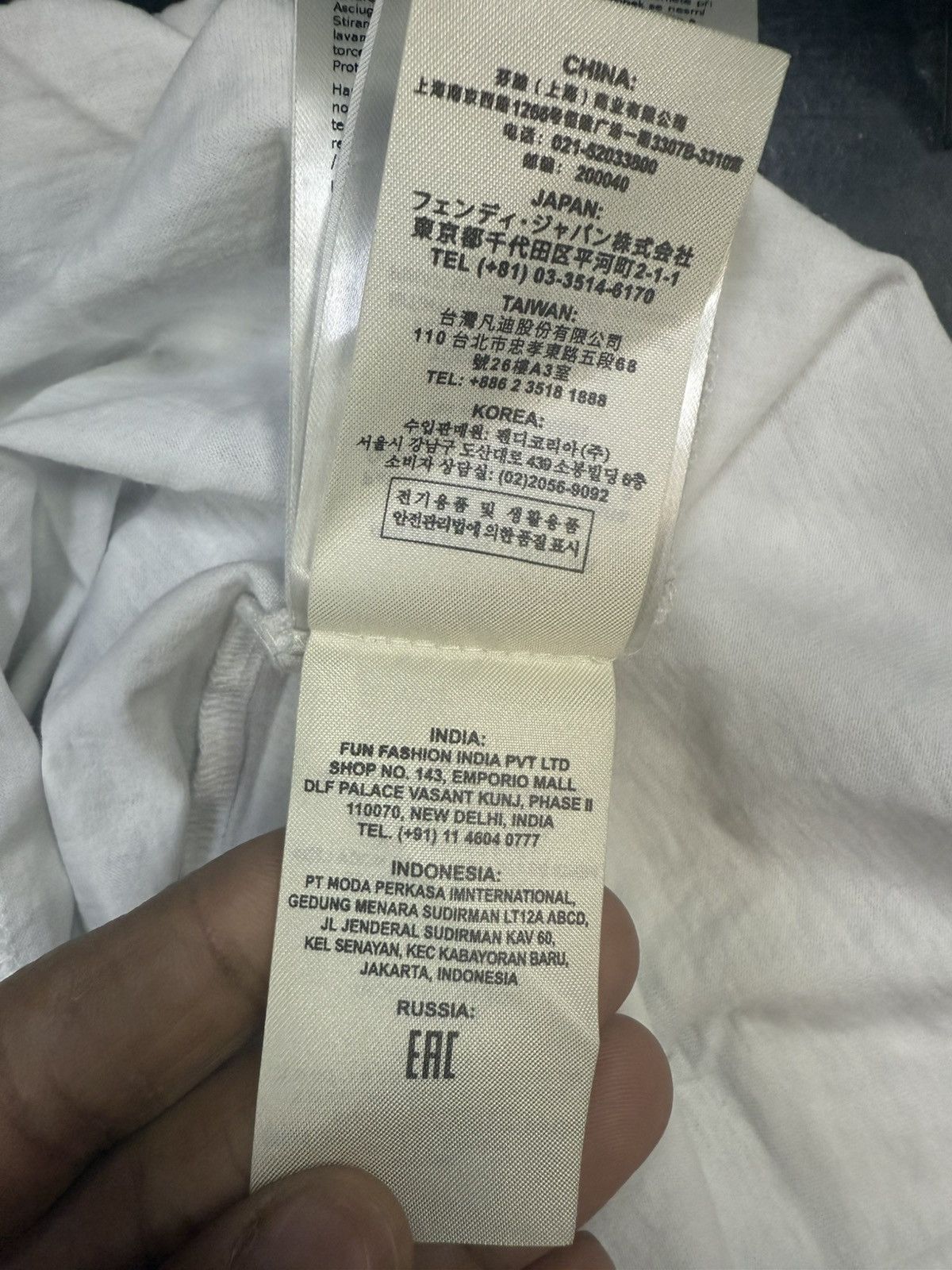 Fendi Fendi stacked white logo tee Size US S / EU 44-46 / 1 - 9 Thumbnail