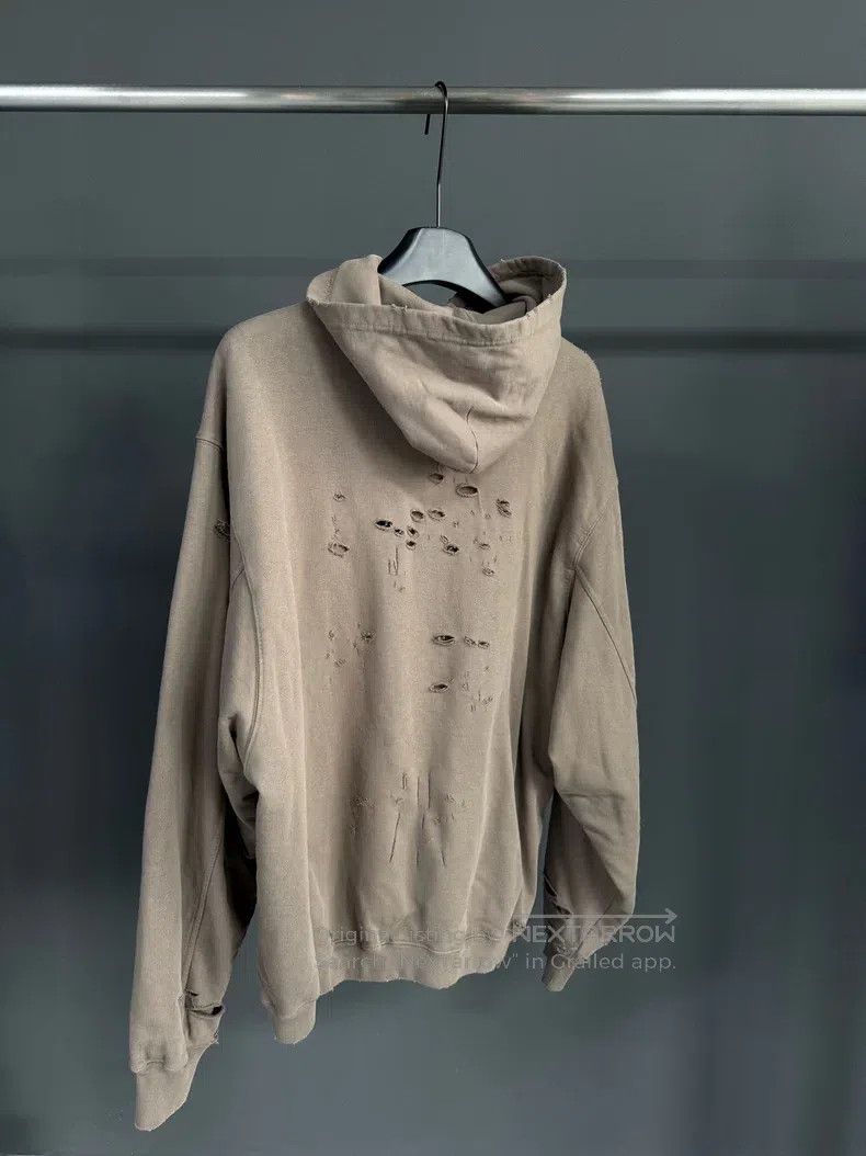 Balenciaga Balenciaga Letter Logo Printed Ripped Sweatshirt Size US XXS / EU 40 - 2 Thumbnail