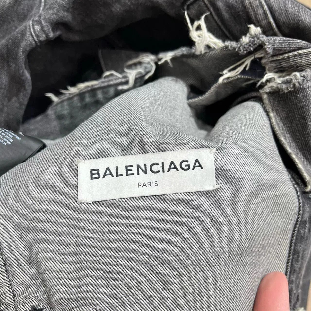 Balenciaga Balenciaga Embroidered Logo Denim Jacket. Size US S / EU 44-46 / 1 - 7 Thumbnail