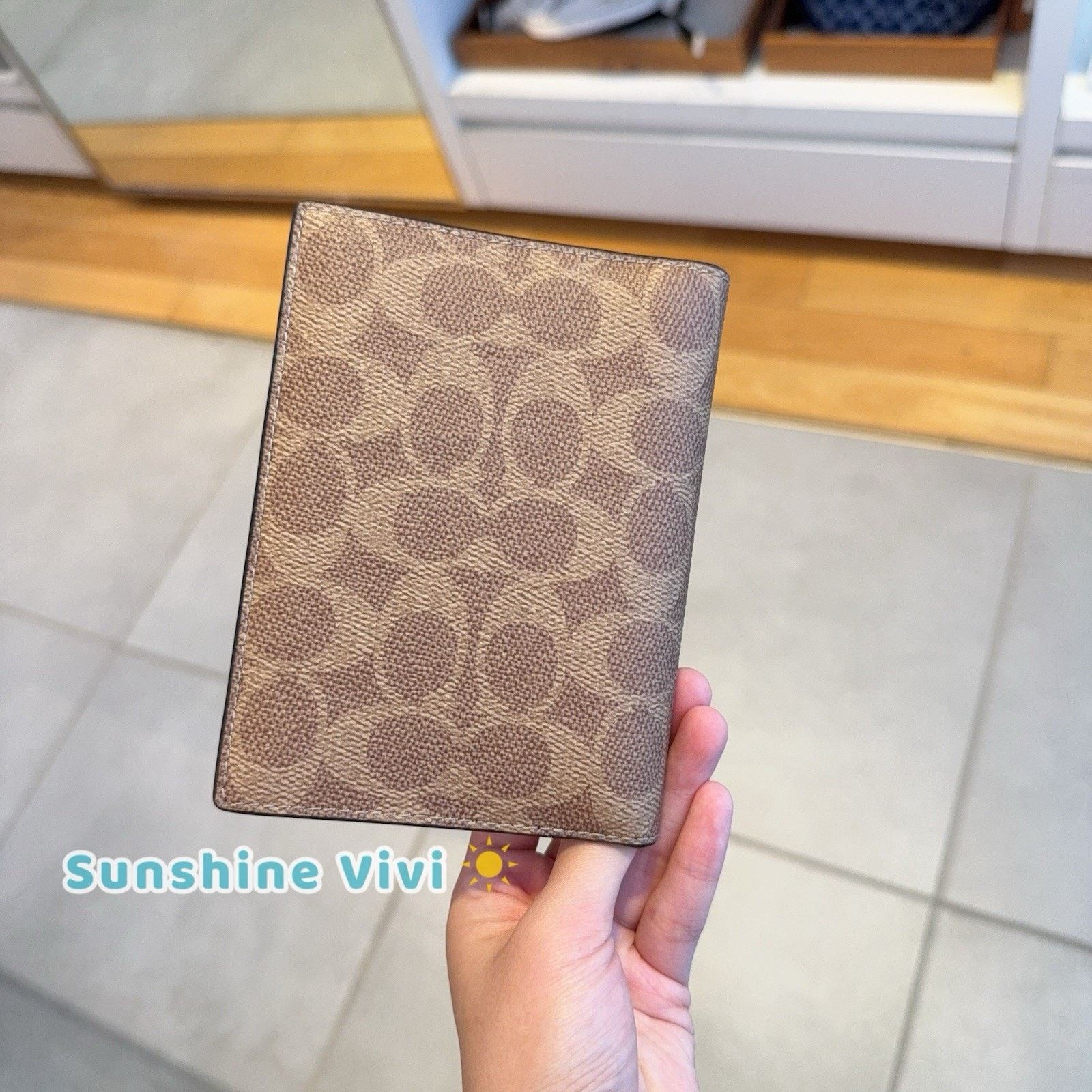 Coach NWT Coach Passport Case Case Canvas CW170 Tan/Black Size ONE SIZE - 4 Thumbnail