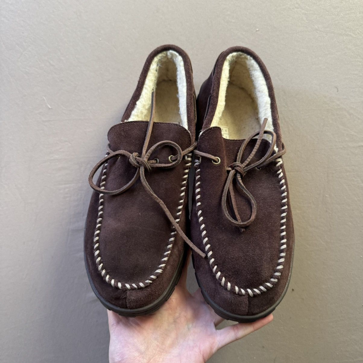 Eddie Bauer Eddie Bauer Shearling-Lined Moccasin Slippers Size US 10 / EU 43 - 4 Thumbnail