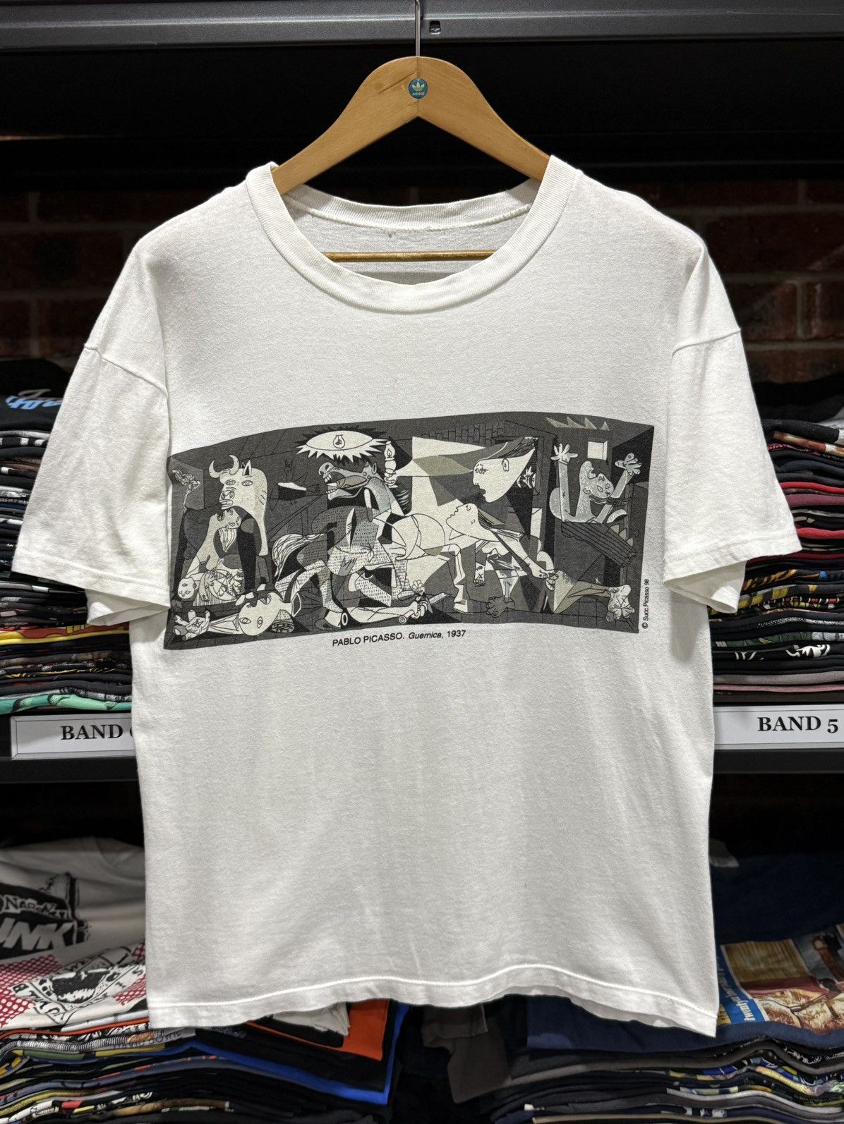 Vintage Vintage 90s Pablo Picasso Guernica Art Tee Size US L / EU 52-54 / 3 - 1 Thumbnail