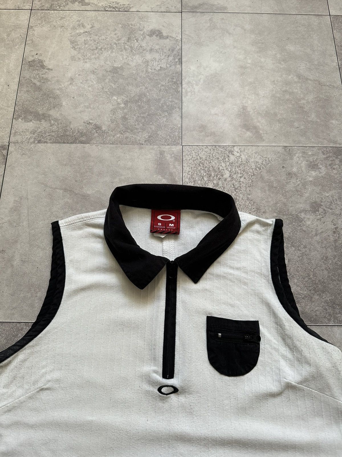 Oakley Vintage 90s Oakley Software Center Logo White Tank Top S/M Size S / US 4 / IT 40 - 5 Thumbnail