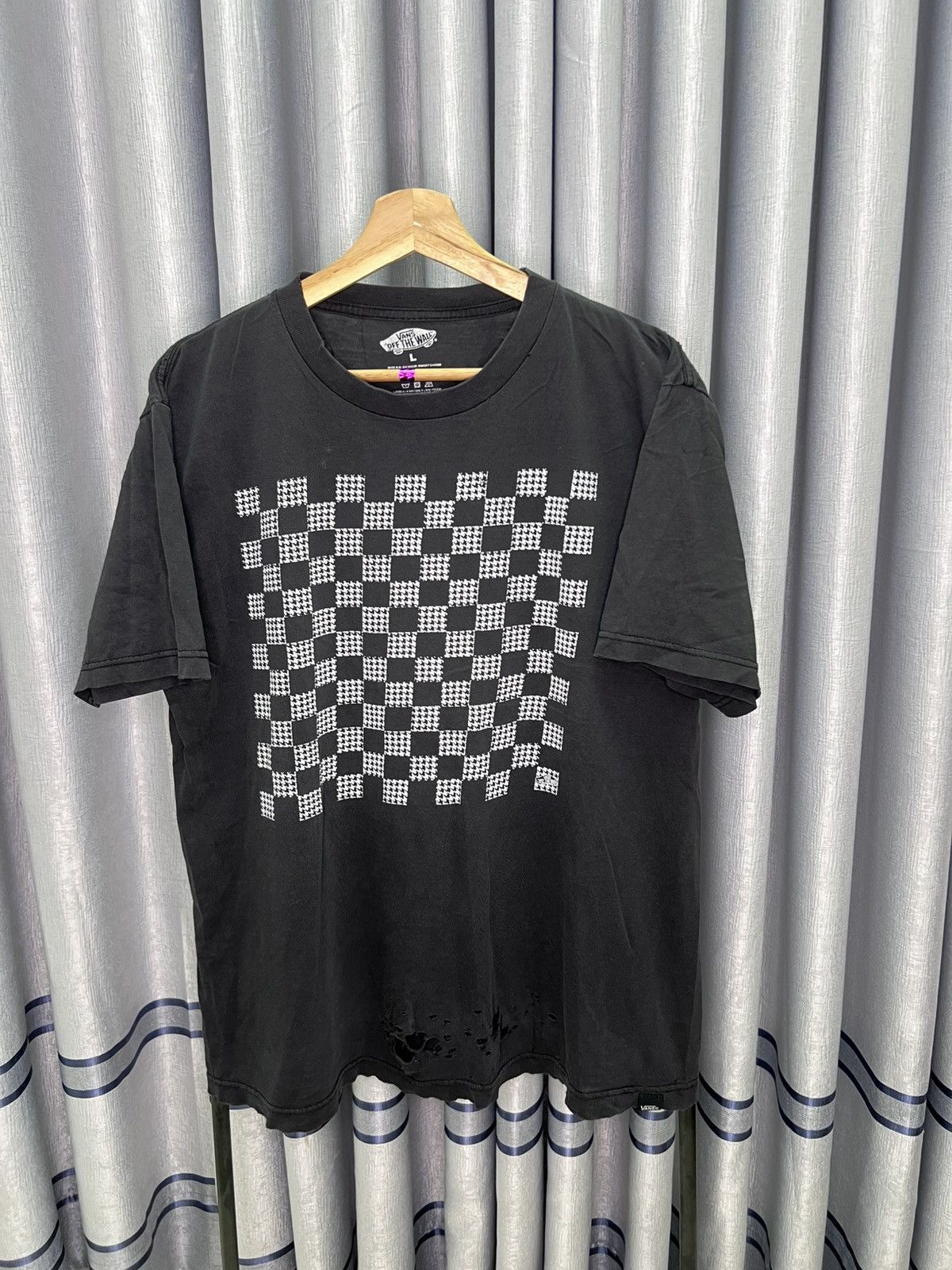 Vans Thrashed Faded Distressed Vans Of the Wall Skate Tshirt Size US L / EU 52-54 / 3 - 2 Thumbnail