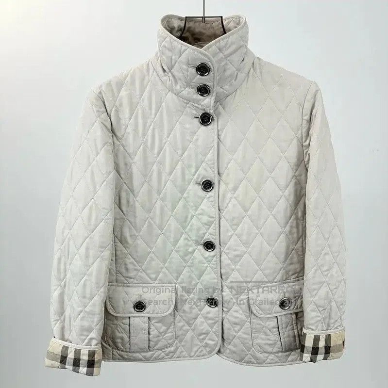 Burberry Burberry Beige Quilted Cotton Jacket for Women. Size M / US 6-8 / IT 42-44 - 1 Thumbnail