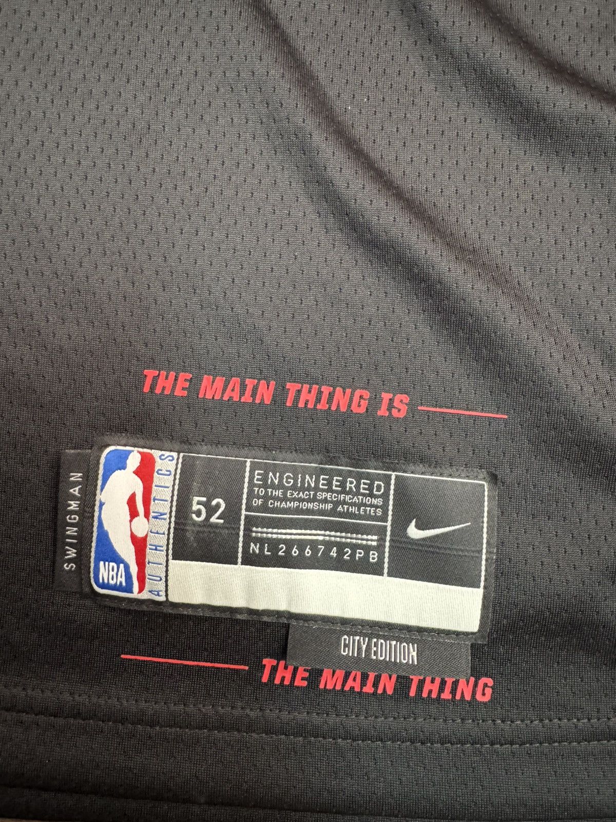 Nike Miami Heat Dwayne Wade #3 NBA 2023/24 City Edition Jersey Size US XL / EU 56 / 4 - 2 Thumbnail
