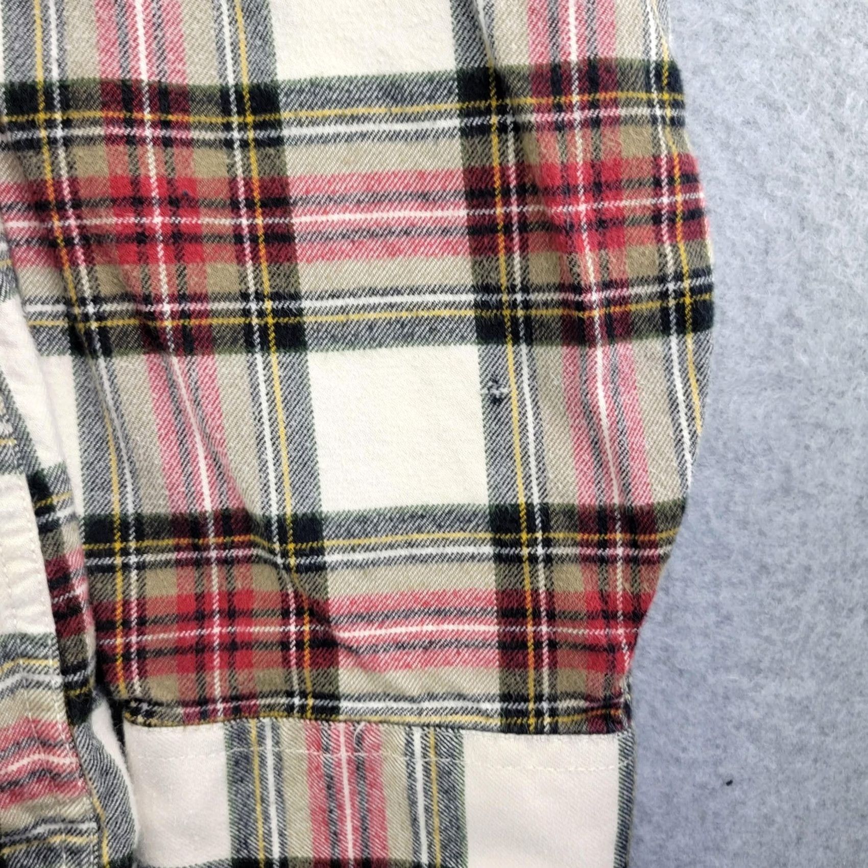 Eddie Bauer VINTAGE Eddie Bauer Shirt Mens XL White Plaid Long Sleeve Flannel Button Front Relaxed Size US XL / EU 56 / 4 - 7 Thumbnail