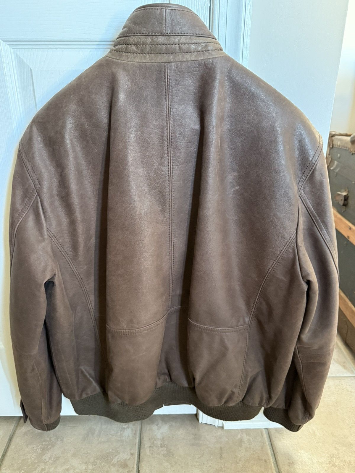 Jos. A. Bank Jos. A. Bank Brown Leather Bomber Jacket L– Map Print Lining Size US L / EU 52-54 / 3 - 2 Thumbnail