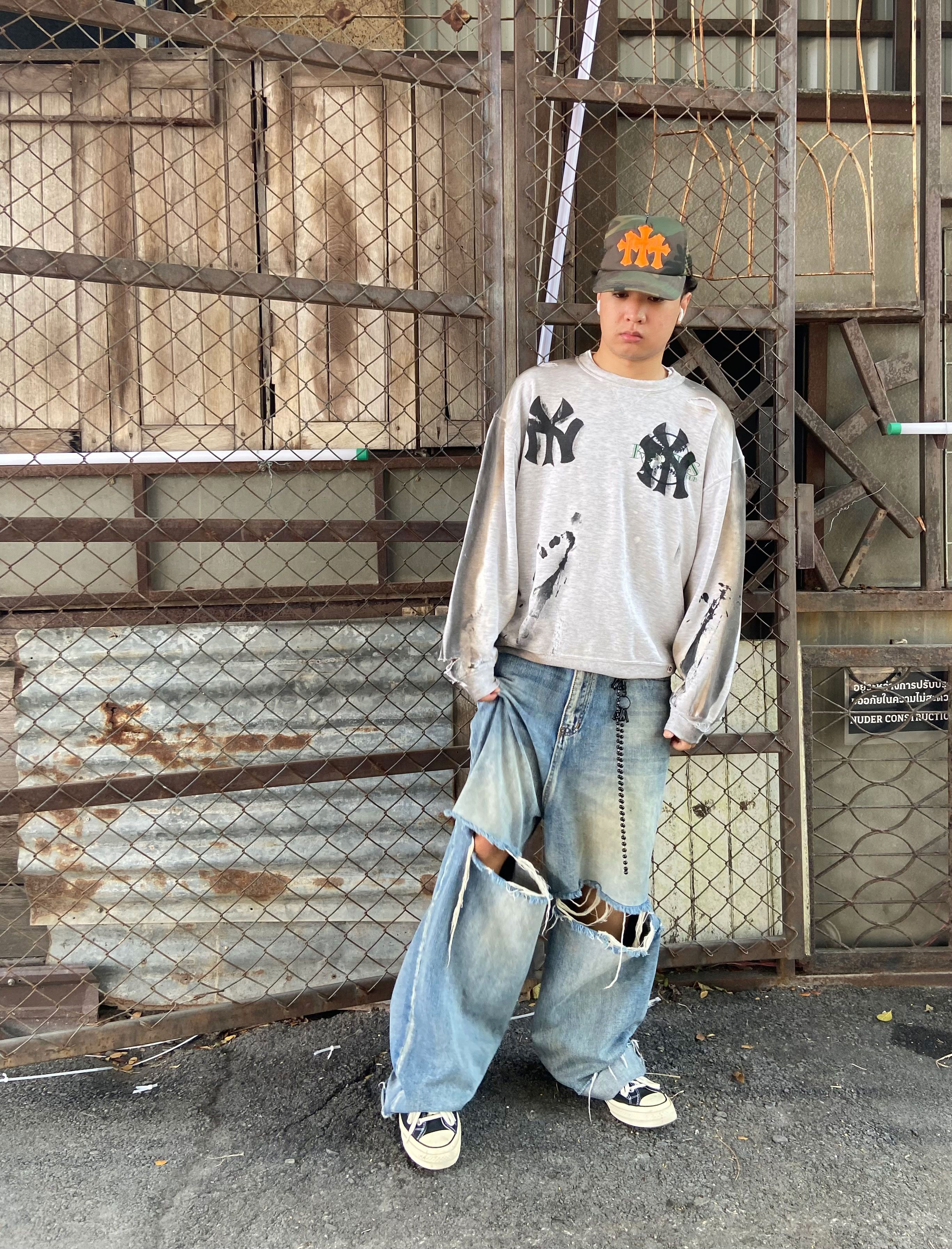 New York Yankees 90s New York PAINT THRASHED Russell Sweatshirt Size US L / EU 52-54 / 3 - 2 Thumbnail