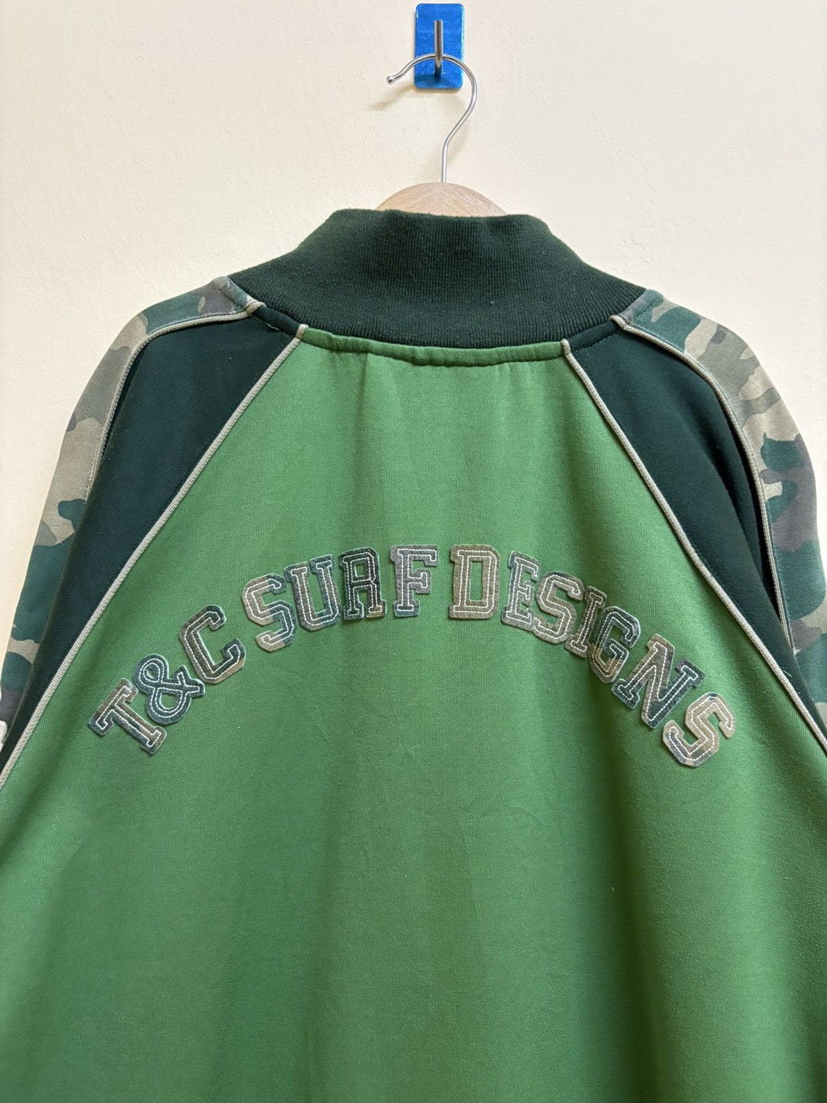 Vintage Vintage Y2k T&C Surf Hawaii Camo Zipper Jacket Size US L / EU 52-54 / 3 - 5 Thumbnail