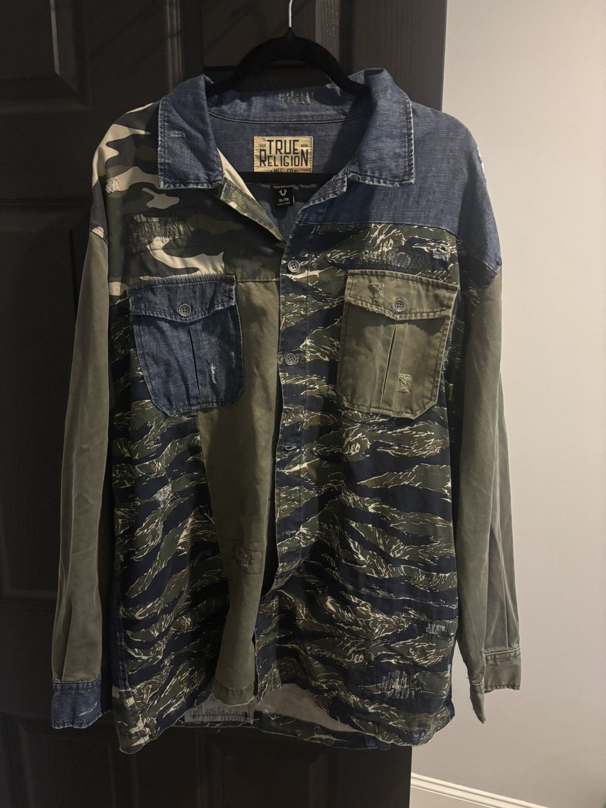 True Religion True Religion Distressed Western camo patch work shirt Size US XL / EU 56 / 4 - 1 Thumbnail