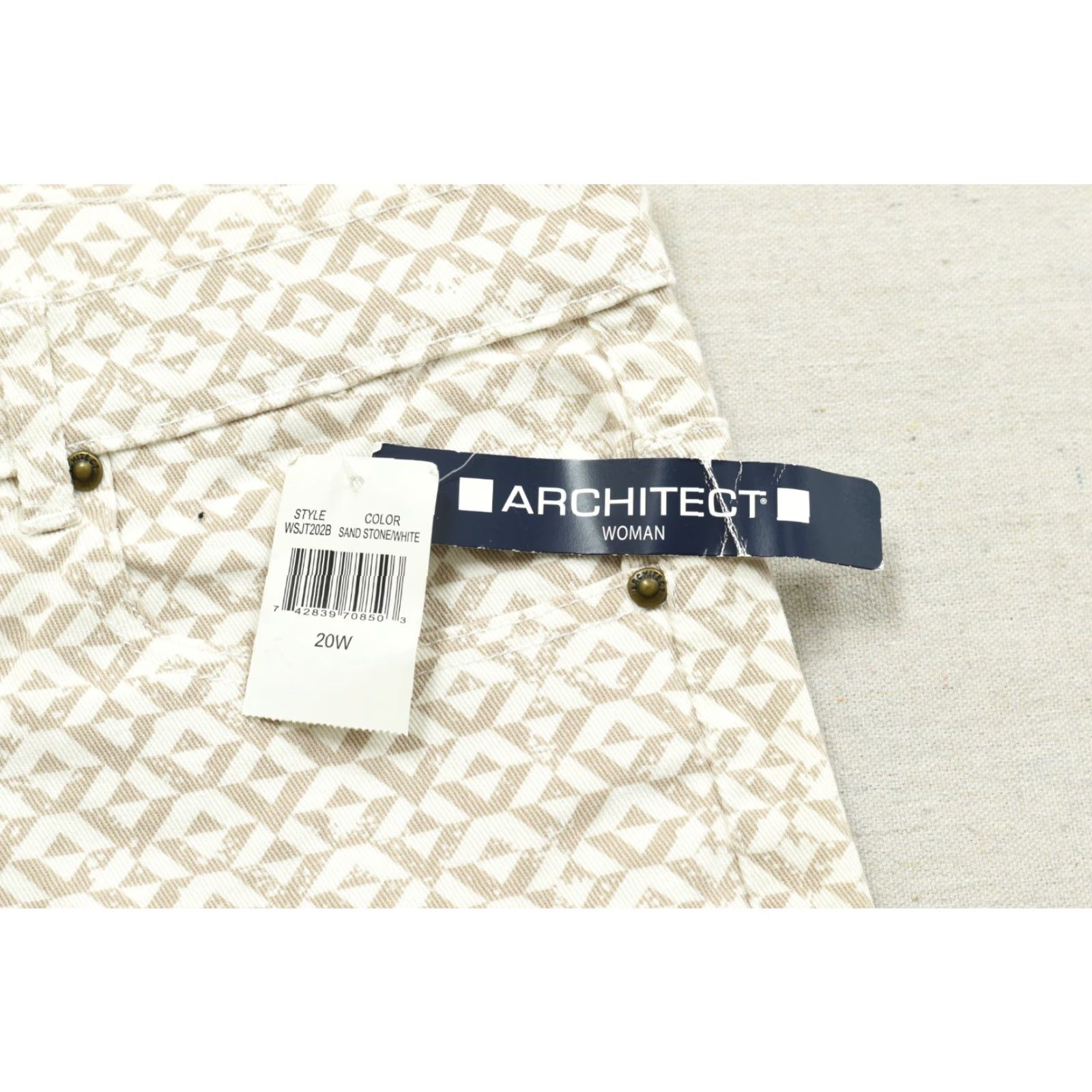 Architect Architect Women Shorts 20W Bermuda Plus Sand Stone White Geometric Pattern NWT Size 42" / US 20 - 6 Thumbnail