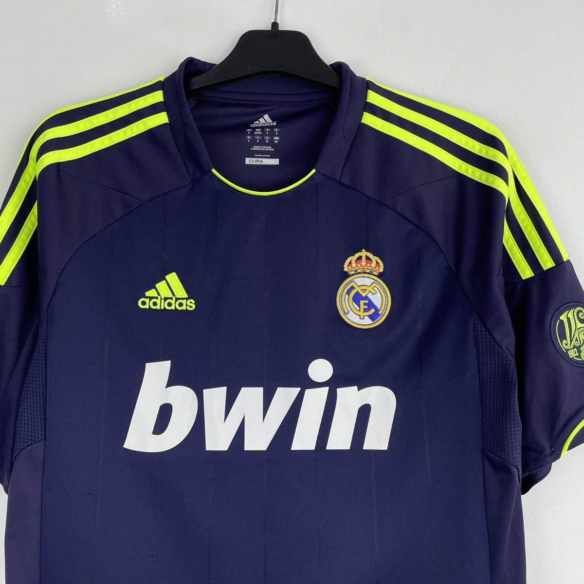 Adidas Real Madrid Away Adidas Men’s Jersey Shirt 2012-2013 Size US S / EU 44-46 / 1 - 2 Thumbnail