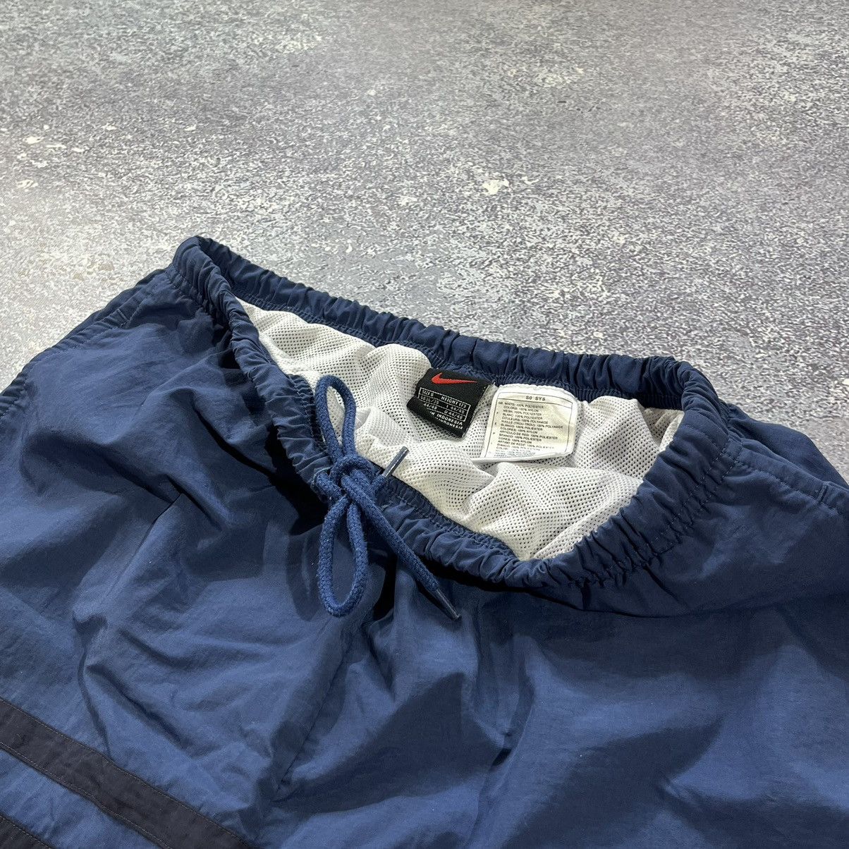 Nike × Vintage 90’s Nike Nylon Swoosh Logo Shorts Size US 30 / EU 46 - 8 Thumbnail