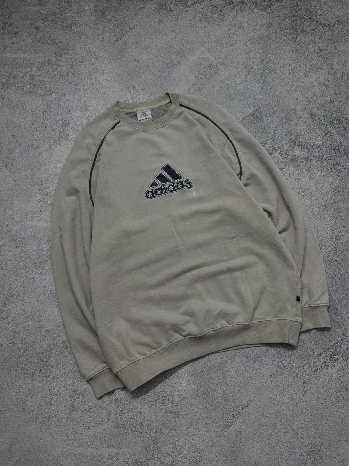 Adidas Vintage Y2K Adidas Big Logo Beige Oversized Sweatshirt 90’s Size US S / EU 44-46 / 1 - 1 Thumbnail