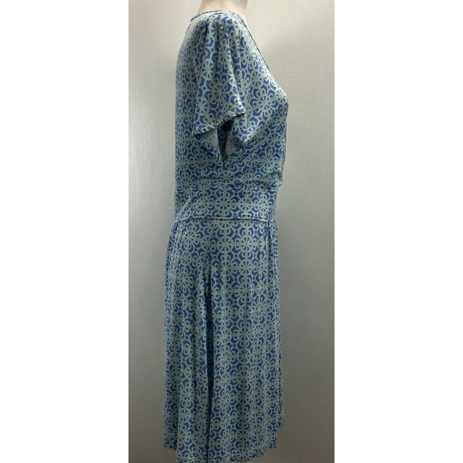 Vineyard Vines Vineyard Vines Dress Womens Medium GUC Knee Length Jersey Short Sleeve Faux Wrap Size M / US 6-8 / IT 42-44 - 4 Thumbnail