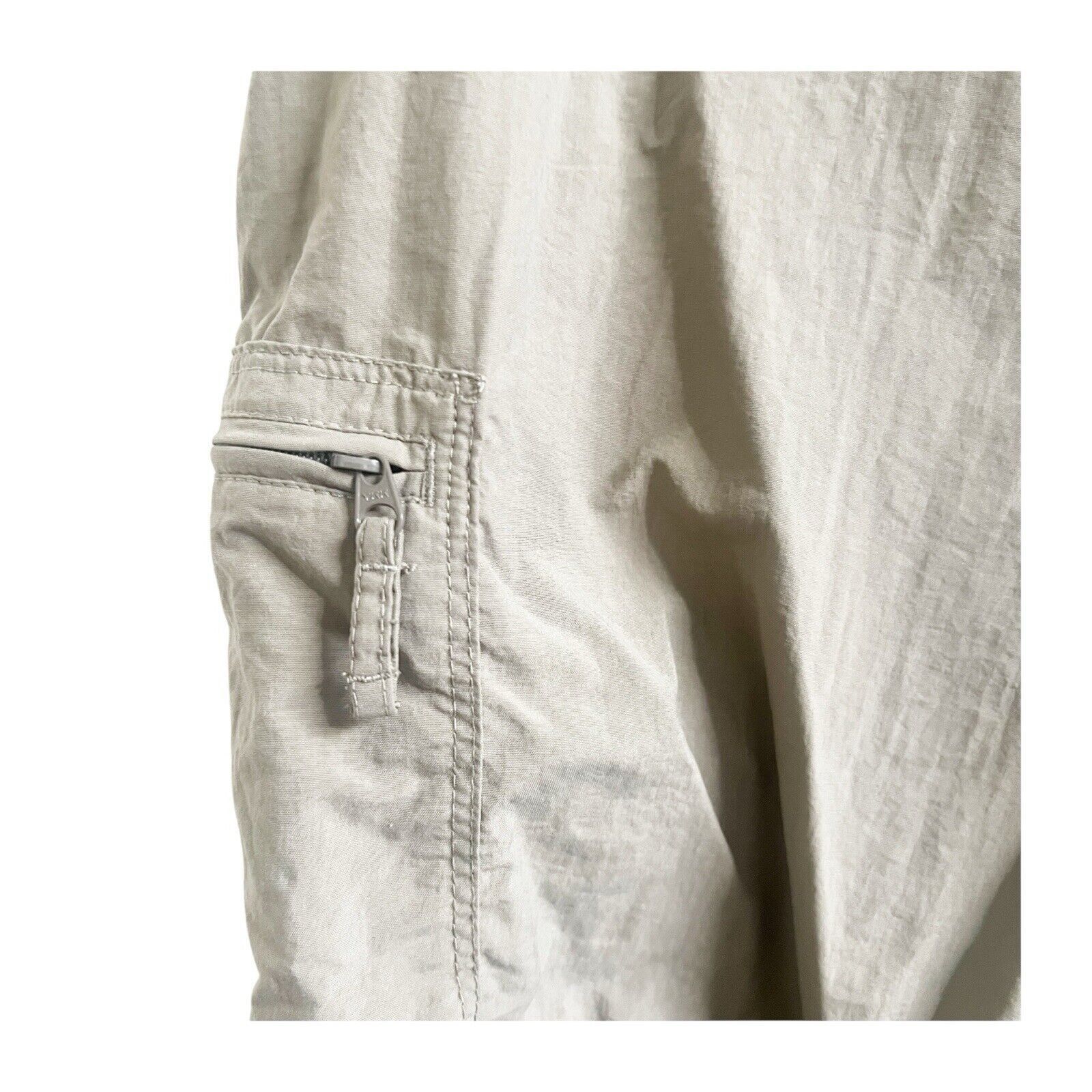 The North Face The North Face Cropped Nylon Pants Khaki Beige Size 12 Size 34" / US 12 / IT 48 - 7 Thumbnail