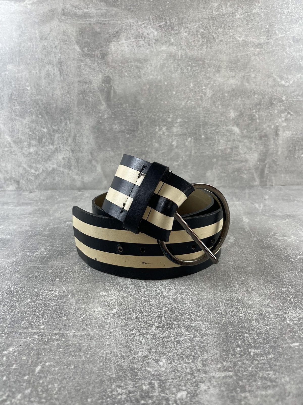 Other Vintage Wide Black Cream Striped Leather Round Buckle Belt Size ONE SIZE - 1 Thumbnail