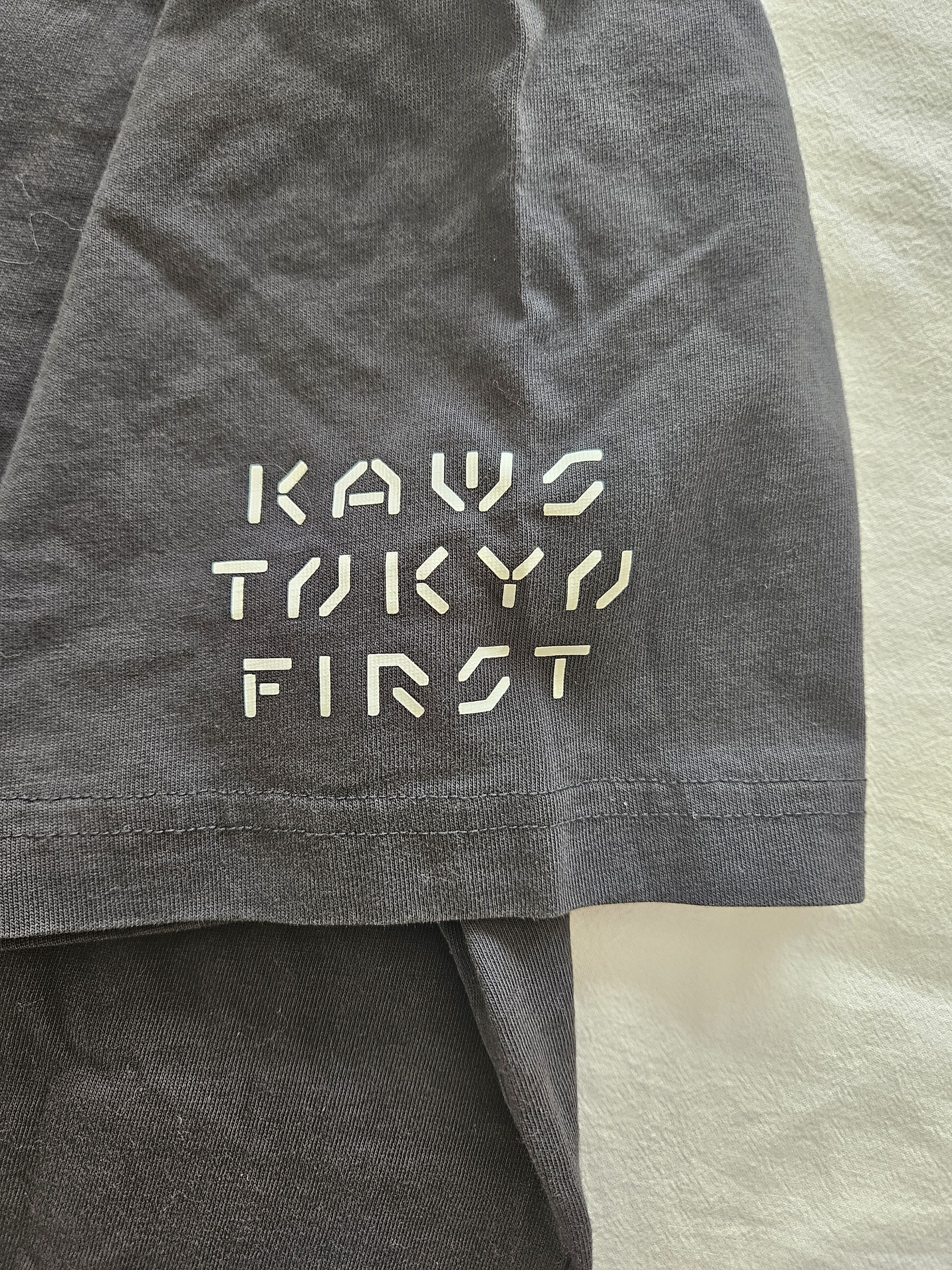 Kaws × Uniqlo Kaws Tokyo First Tee Shirt Size US M / EU 48-50 / 2 - 3 Thumbnail