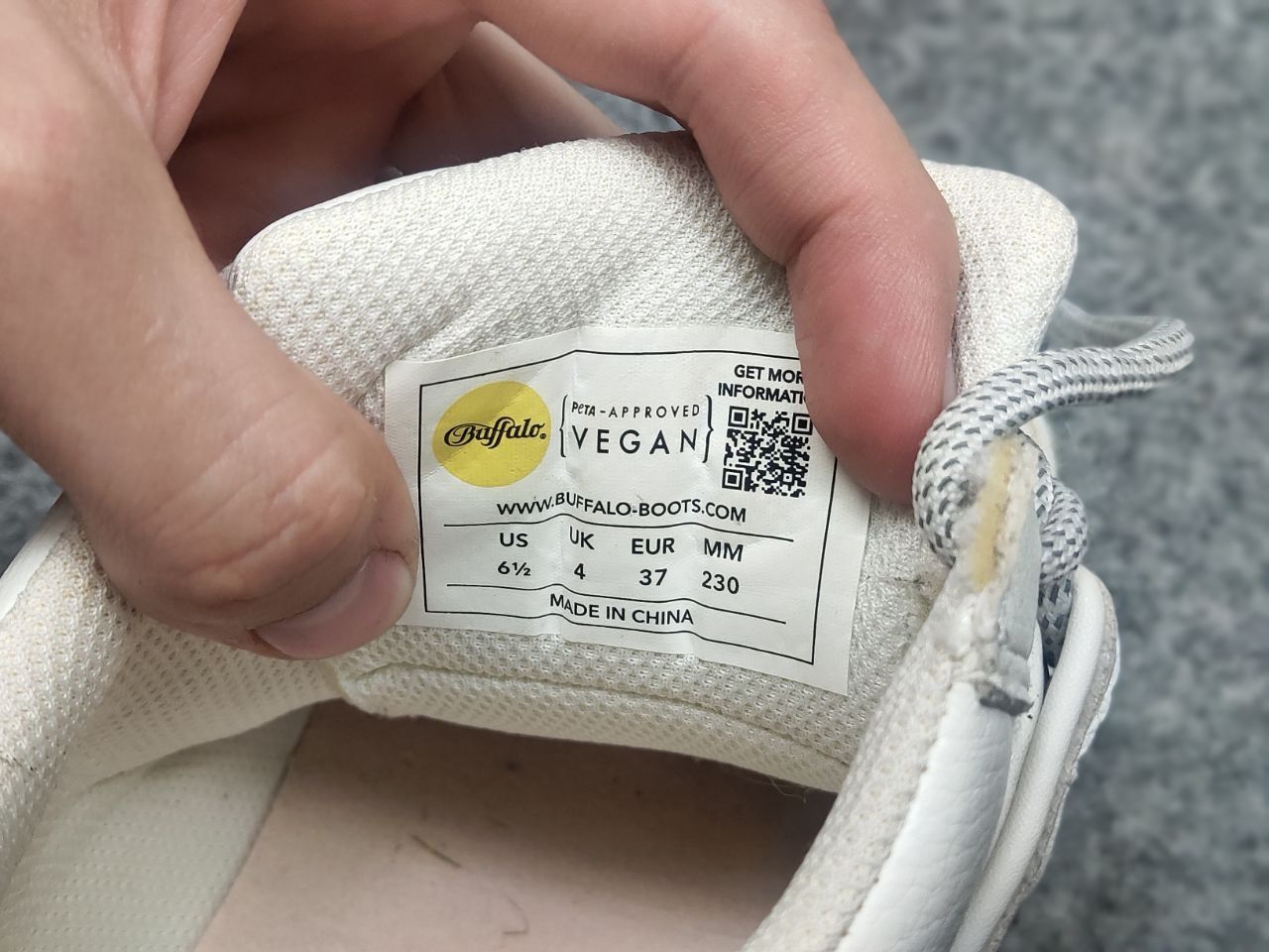 Buffalo London Buffalo Superge Cld Corin Oversized Paint Logo Sneakers Size US 6.5 / IT 36.5 - 23 Thumbnail