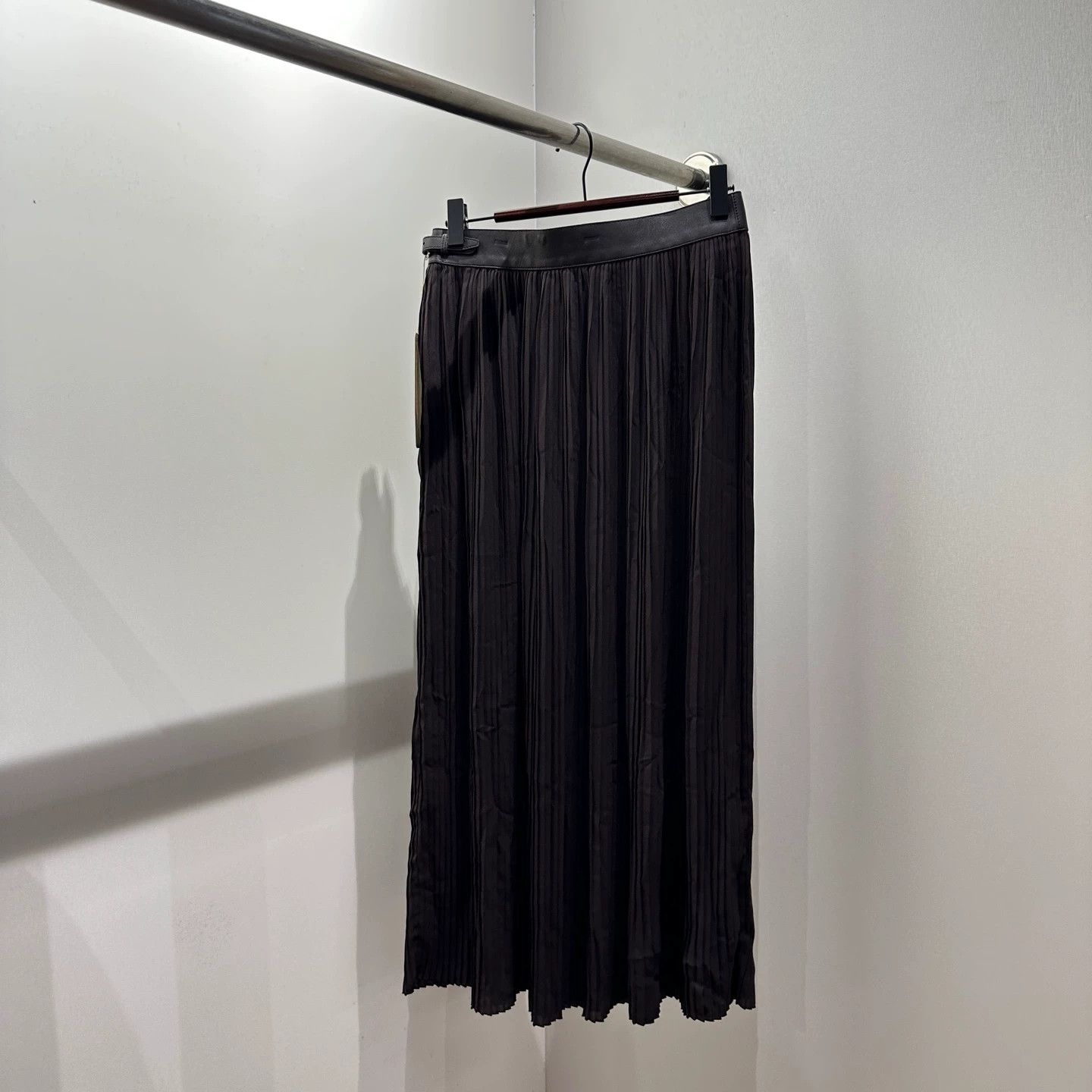 Hermes Hermes Sheepskin Paneled Polyester Pleated Skirt 36 Size 26" / US 2 / IT 38 - 2 Thumbnail