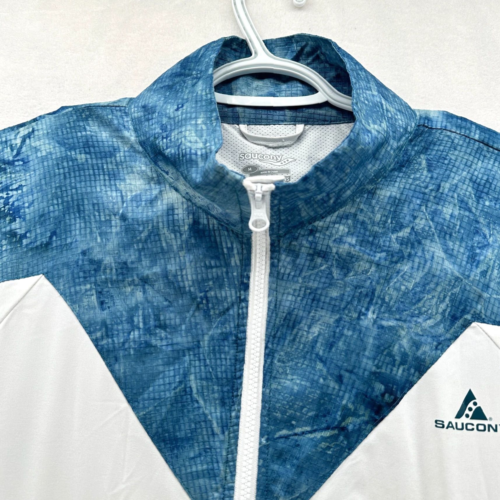 Saucony Saucony Track Jacket White Blue Men's M Full Zip Long Sleeve Pockets Size US M / EU 48-50 / 2 - 4 Thumbnail