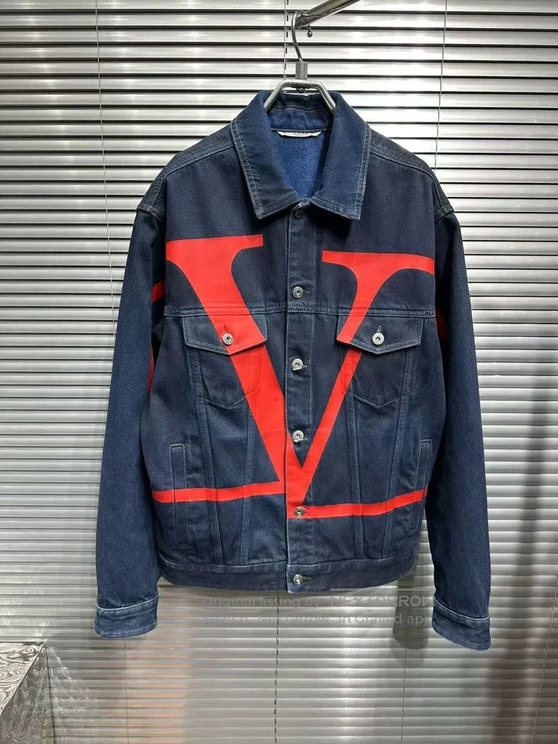 Valentino Valentino Red print big V denim jacket on the chest Size US S / EU 44-46 / 1 - 1 Thumbnail