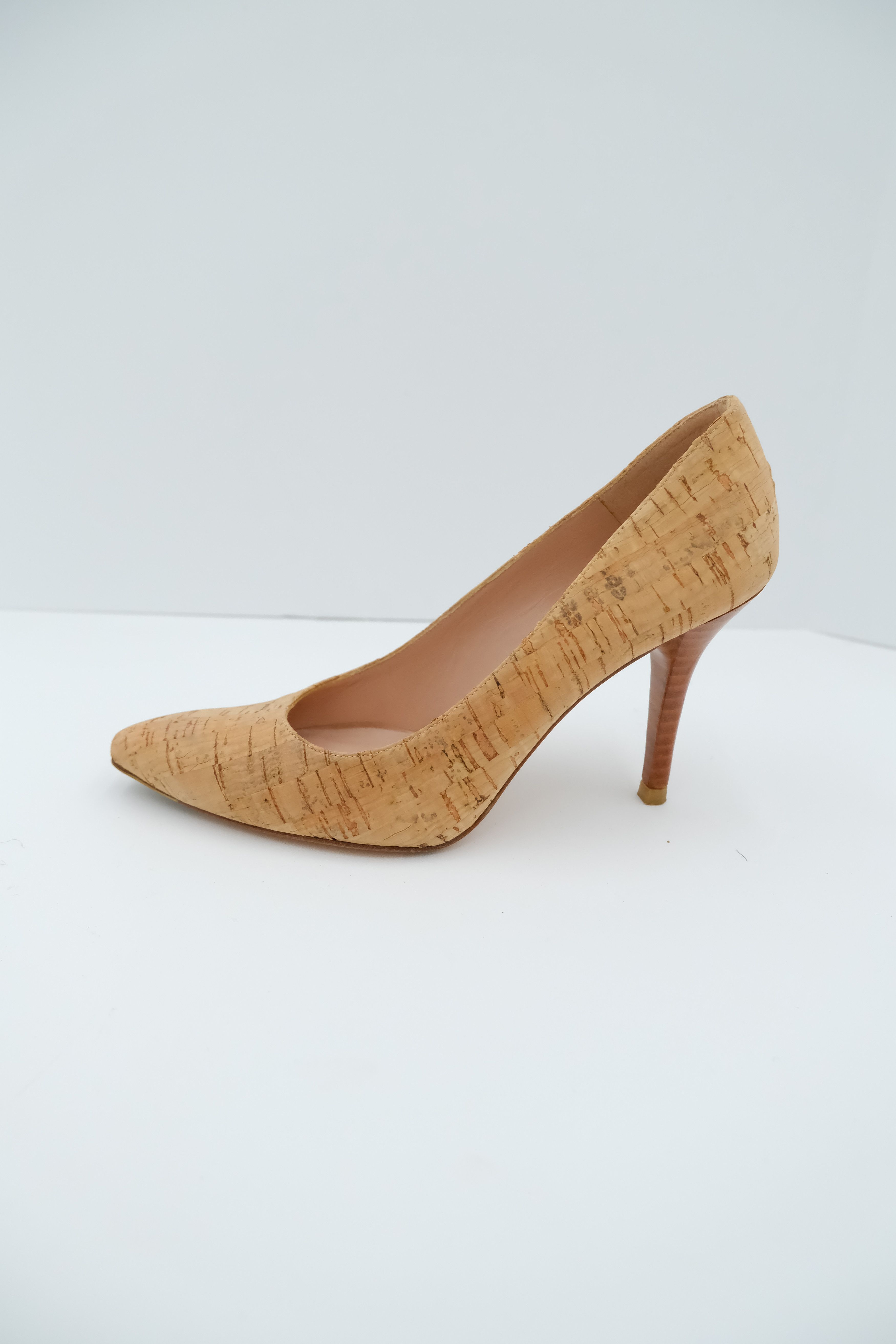 Stuart Weitzman Stuart Weitzman Cork Pumps Size US 5.5 / IT 35.5 - 2 Thumbnail