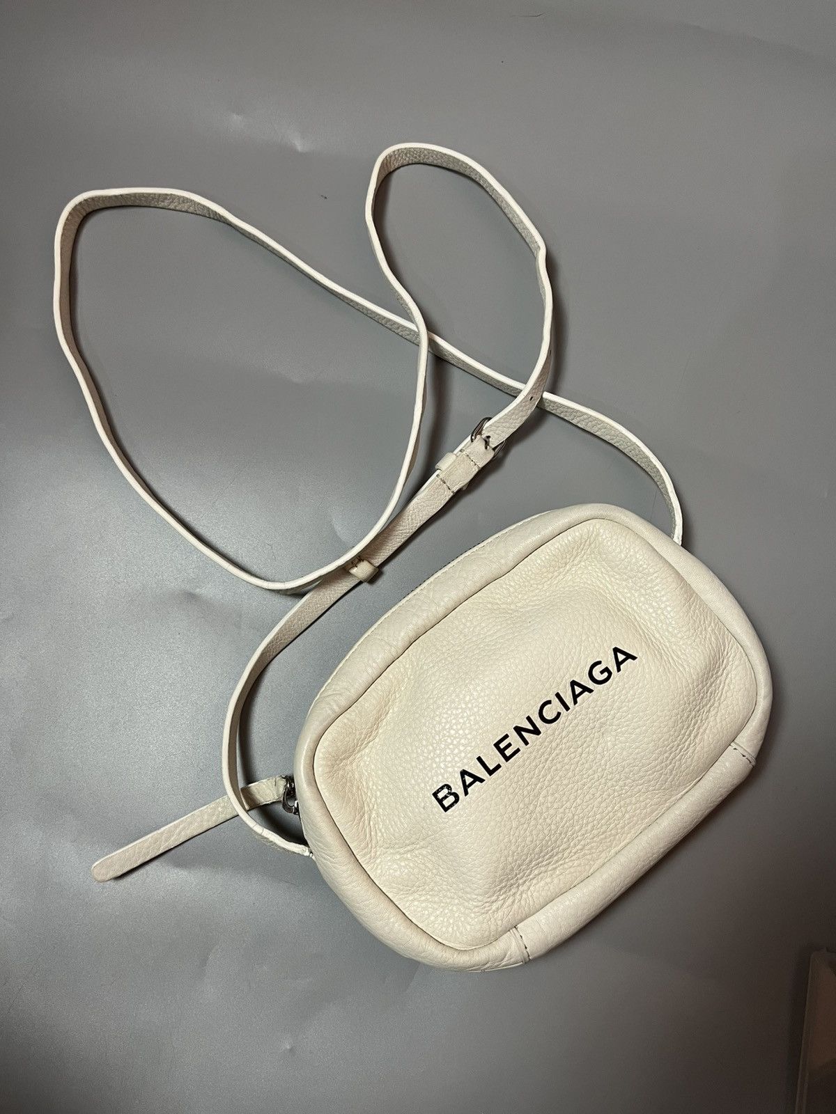 Balenciaga Balenciaga - Demna Gvasalia 2018 everyday xs camera bag Size ONE SIZE - 2 Thumbnail