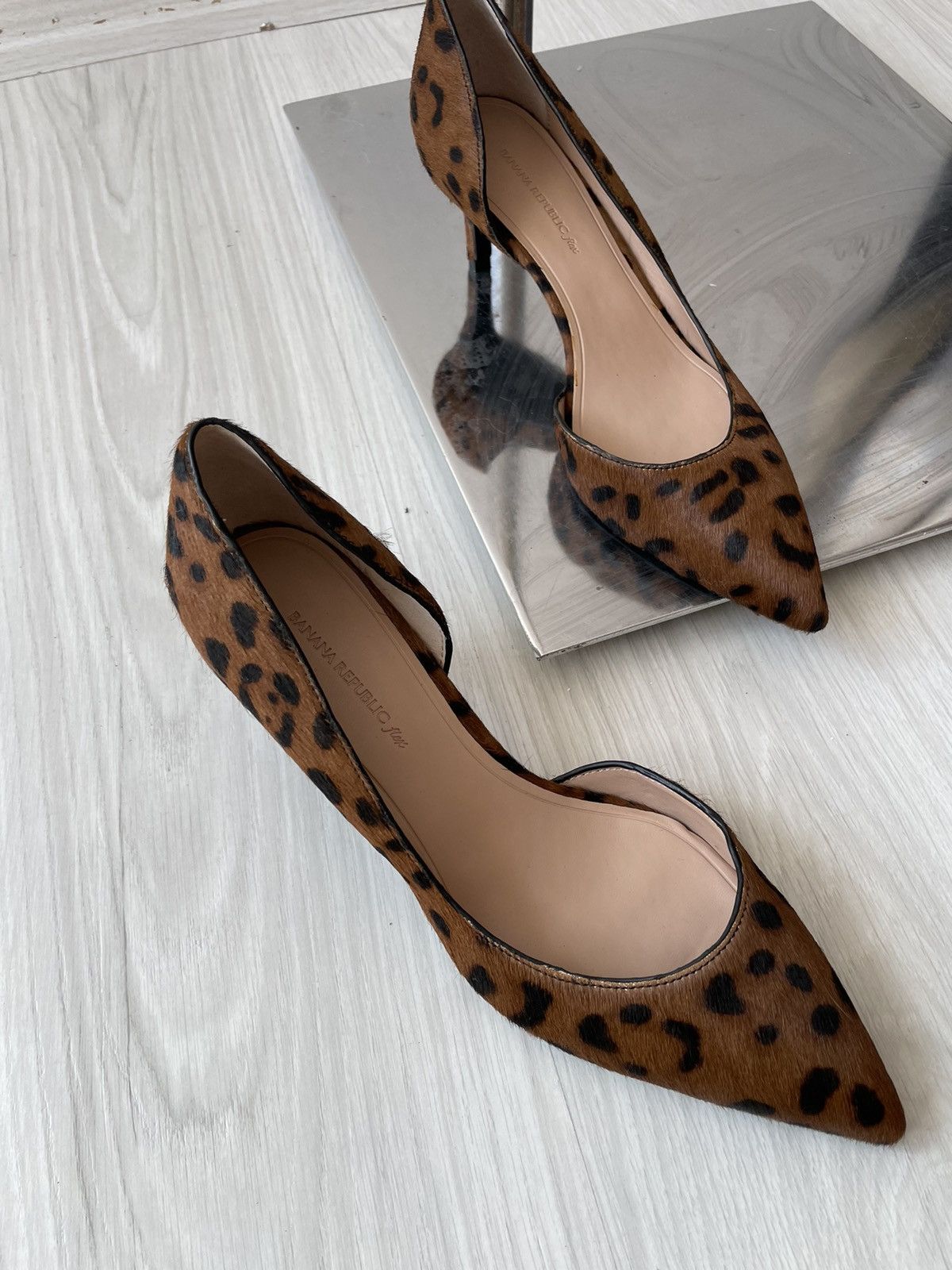 Banana Republic Banana Republic hair calf heels Size US 8.5 / IT 38.5 - 6 Thumbnail