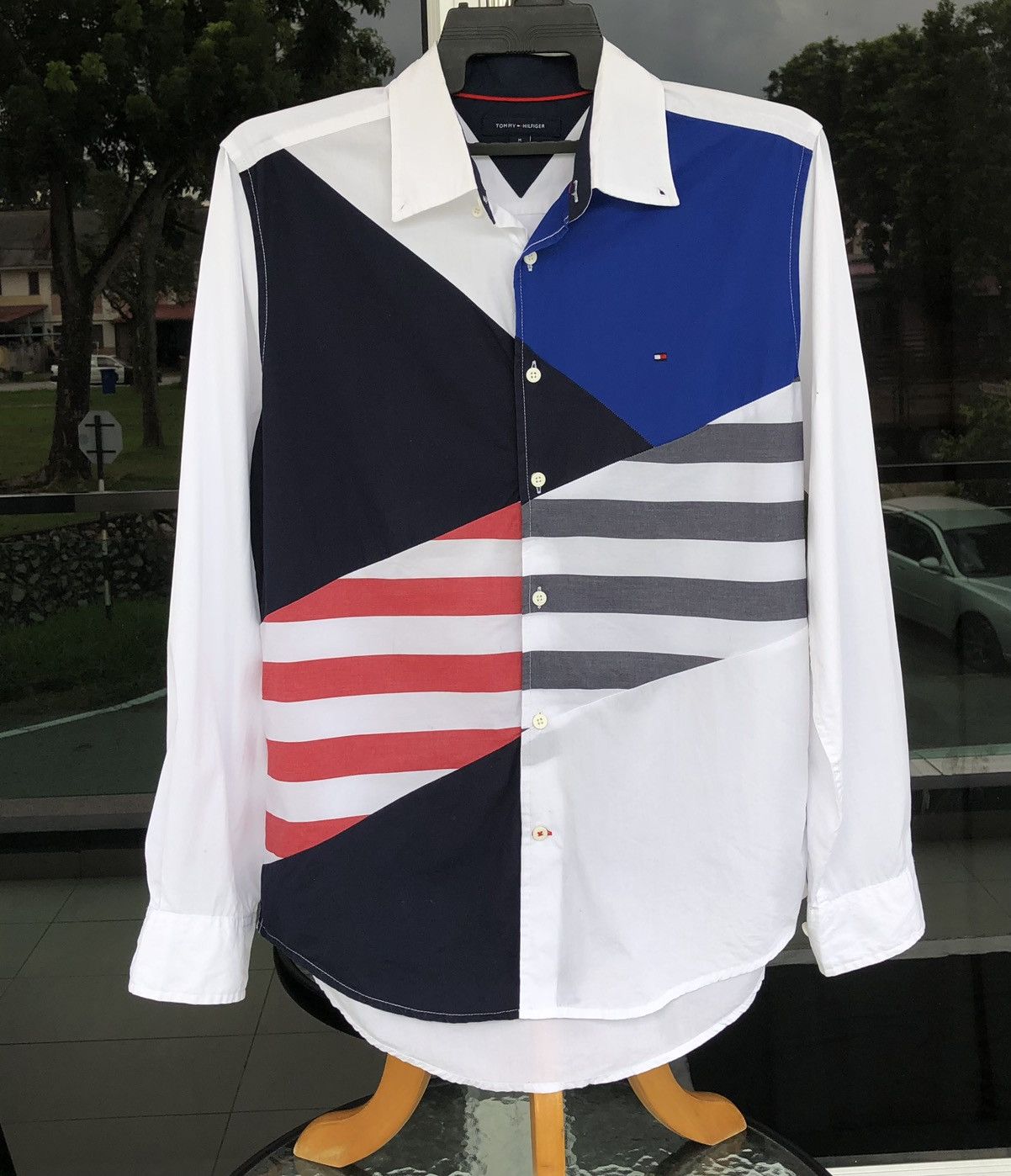 Tommy Hilfiger Tommy Hilfiger Men’s Colorblocked Stripe Long Sleeve Shirt Size US M / EU 48-50 / 2 - 3 Thumbnail