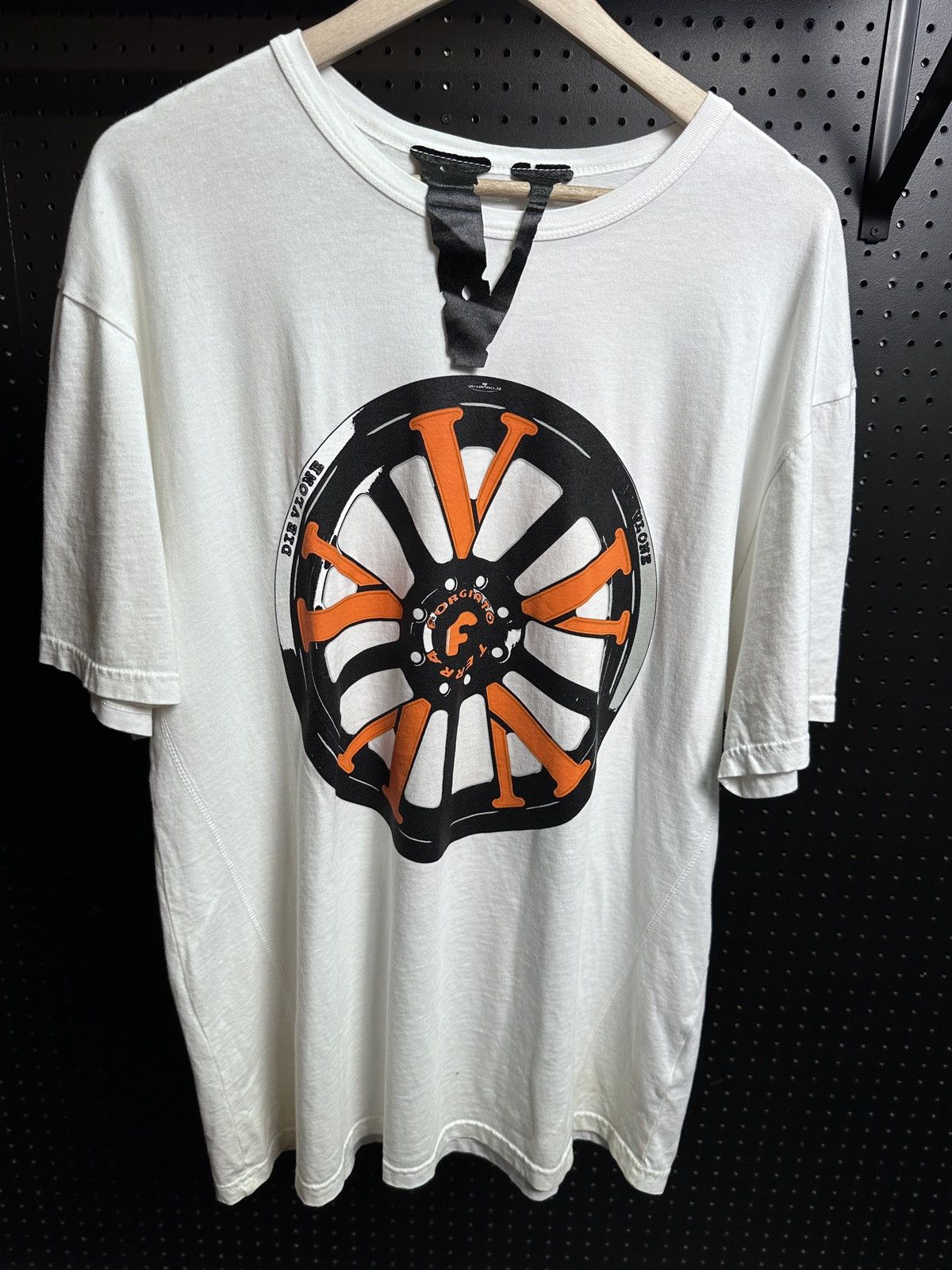 Vlone Vlone Forgiato bari tee Size US XL / EU 56 / 4 - 1 Thumbnail