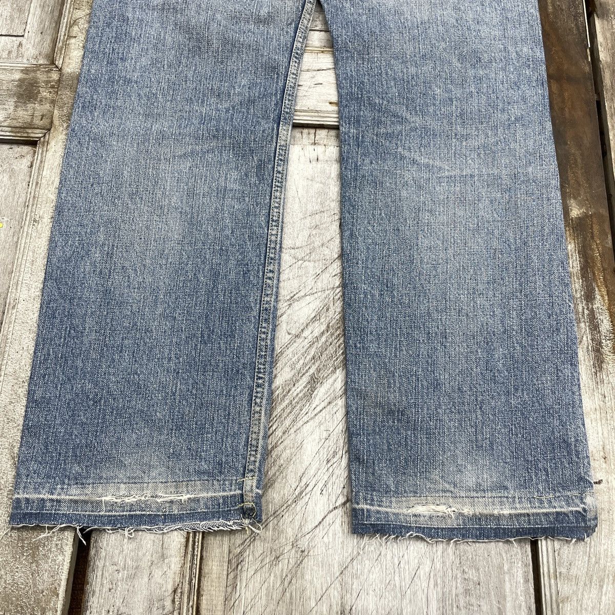 Levi's Vintage Levis 505 Distressed Blue Light Wash wc 368 Size US 32 / EU 48 - 4 Thumbnail