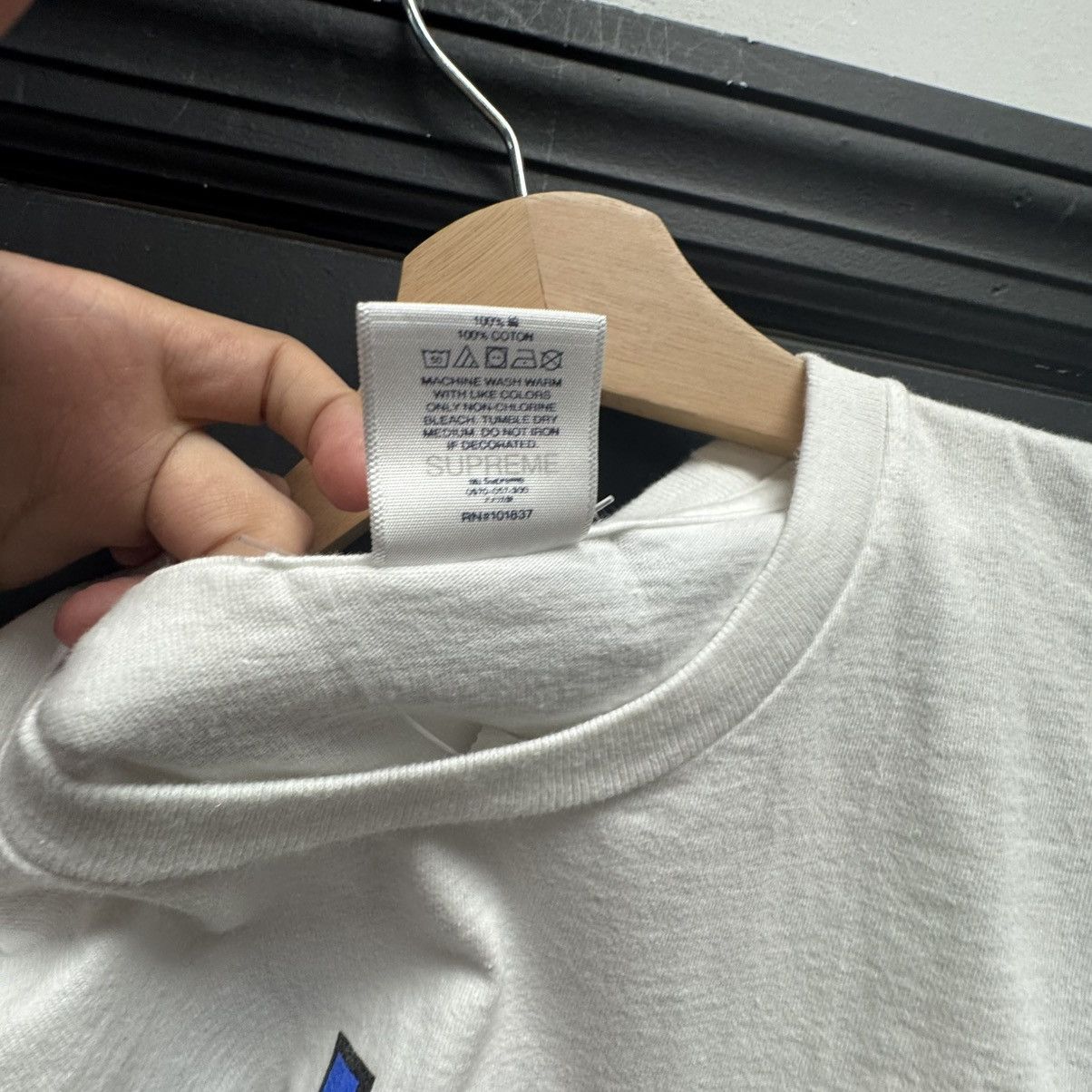 Supreme Supreme WTAPS Sic'em! Tee White Size US M / EU 48-50 / 2 - 4 Thumbnail