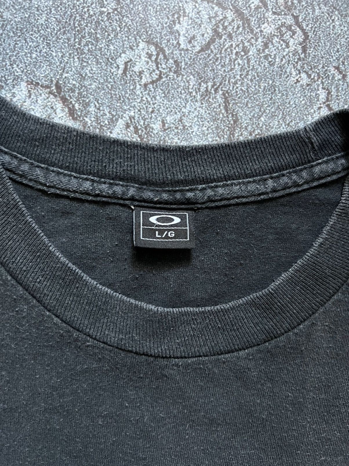 Oakley Vintage Oakley Graphic Tee Black Mens – Y2K 90s Streetwear Size US L / EU 52-54 / 3 - 14 Thumbnail