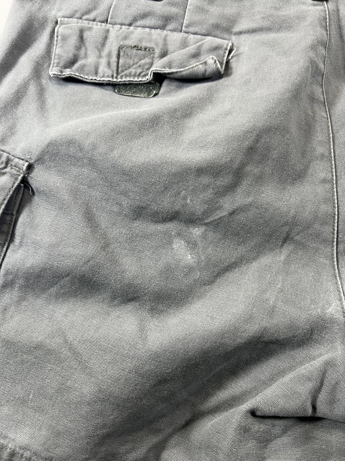 Old Navy Vintage Levi’s Men's Gray Cargo Shorts Size 33 Size US 31 - 11 Thumbnail