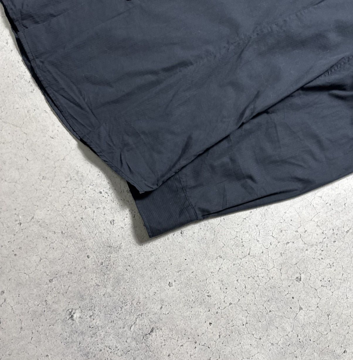 Balenciaga Balenciaga BB Black Luxury Button Up Shirt Vintage Size 42 Size US S / EU 44-46 / 1 - 4 Thumbnail