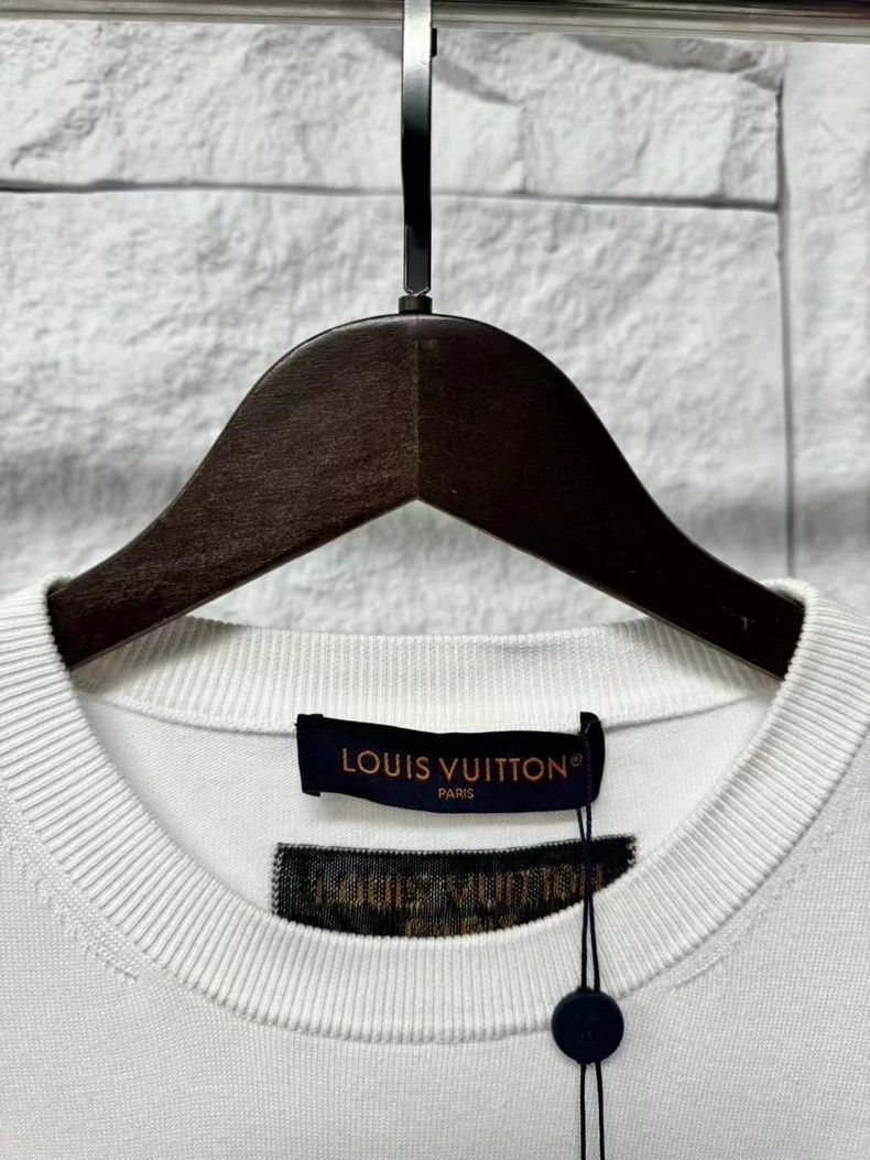 Louis Vuitton LOUIS VUITTON Limited short sleeves for Valentine's Day sho Size US L / EU 52-54 / 3 - 3 Thumbnail