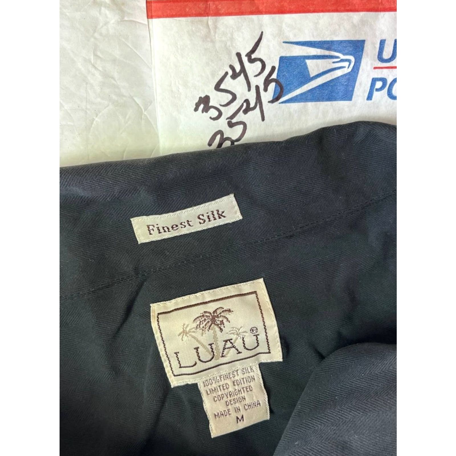 Vintage Luau Silk Shirt Mens M Washed Black Short Sleeve Button-Up Collared Embroidered Hawaiian Cuban Martini Pattern Vintage Size US M / EU 48-50 / 2 - 7 Thumbnail