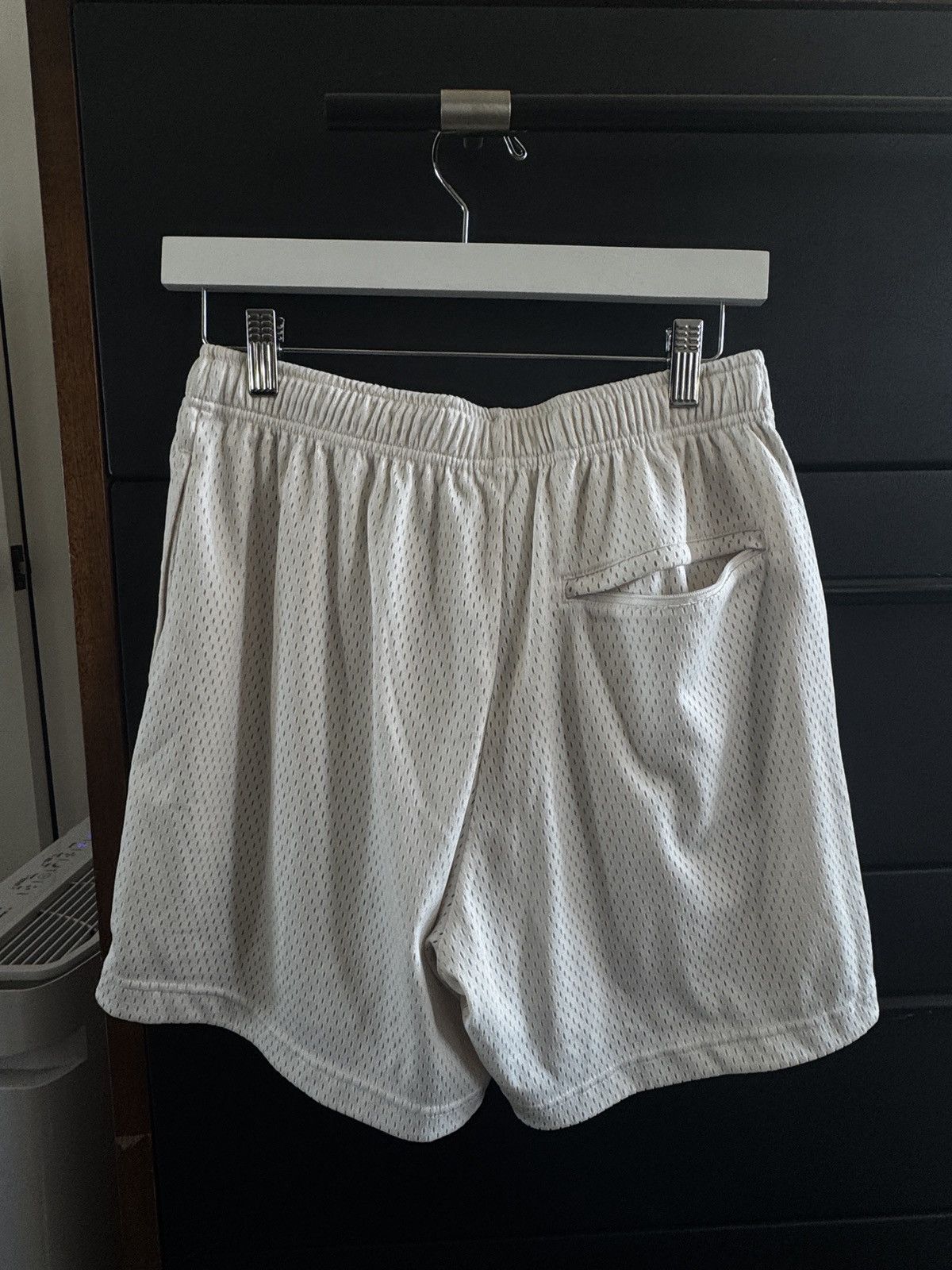 John Elliott White AAU short John Elliott Size US 30 / EU 46 - 4 Thumbnail