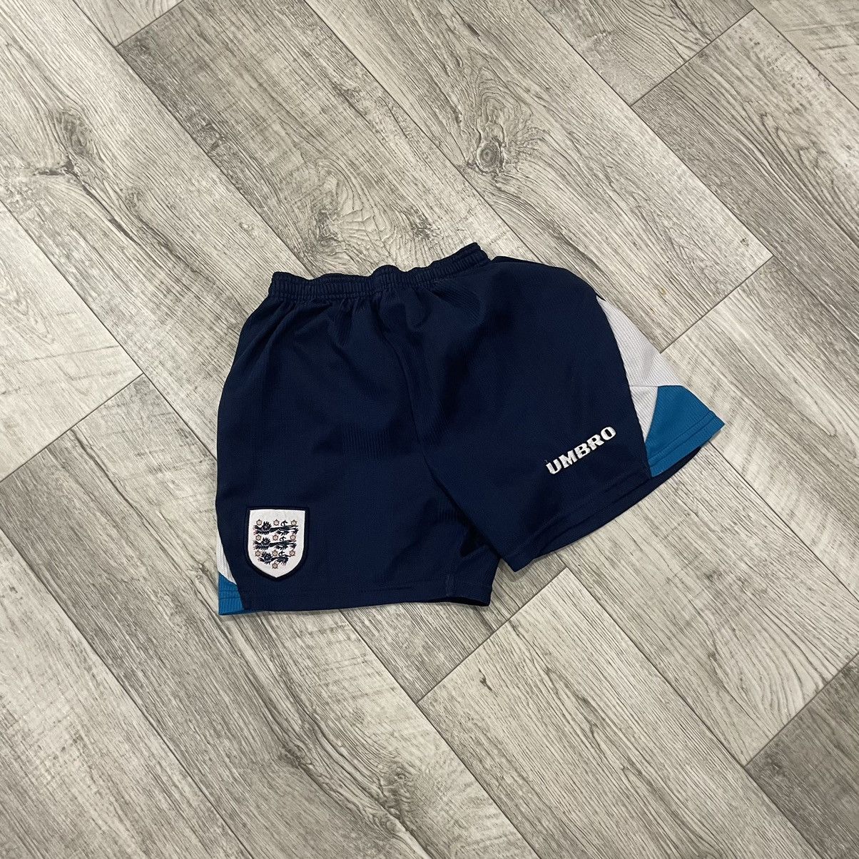 Umbro × Vintage Vintage 90s Umbro England Soccer Shorts Football Club jersey Size US 26 / EU 42 - 1 Thumbnail