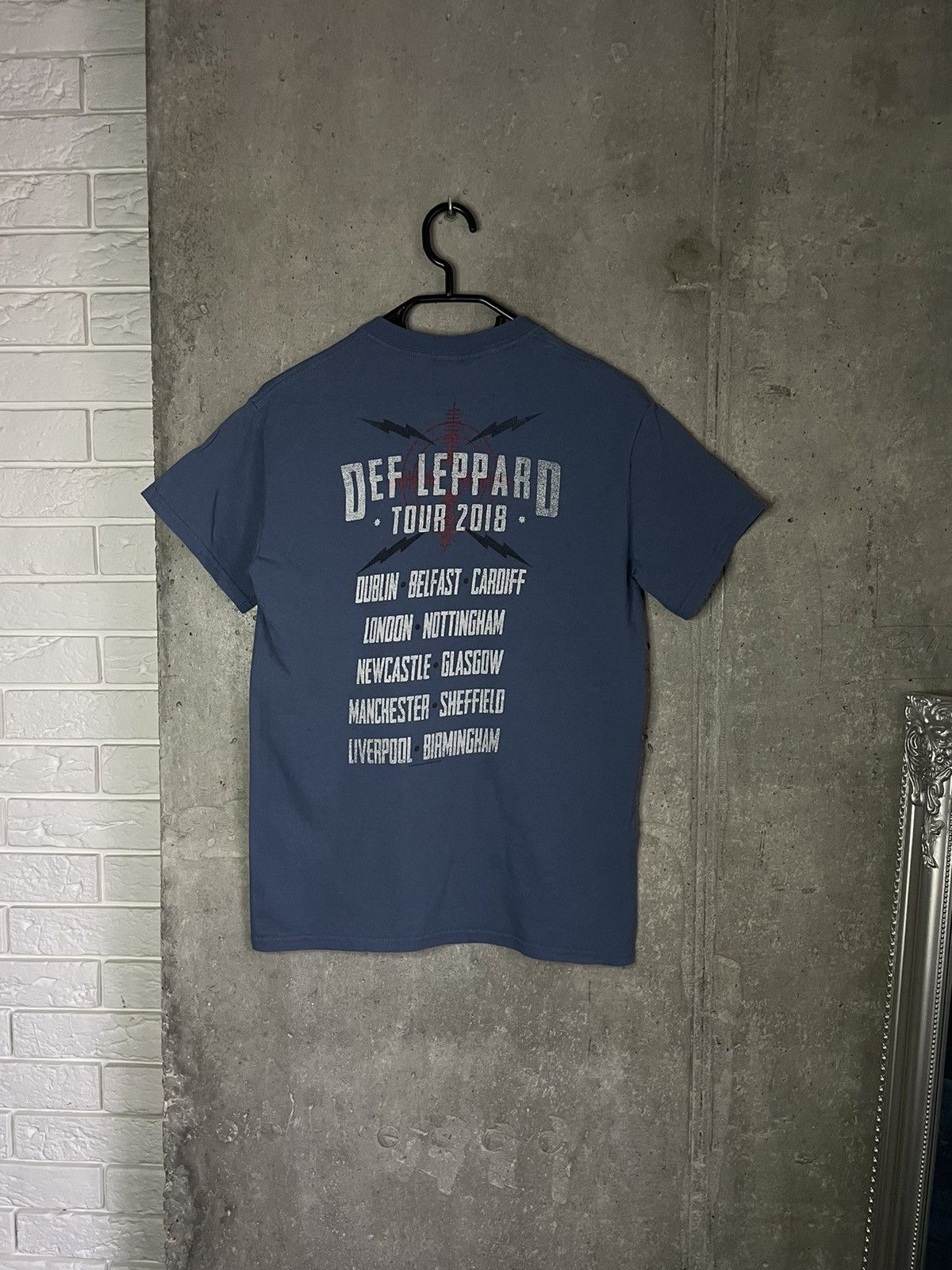 Vintage Def Leppard Rock Brigade Tour Tee 2018 Hypebeast Metal Y2k Size US S / EU 44-46 / 1 - 2 Thumbnail