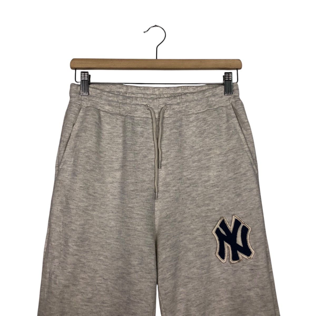 Japanese Brand 📌Vintage Jogger Pants MLB New York Big Logo Size US 26 / EU 42 - 4 Thumbnail