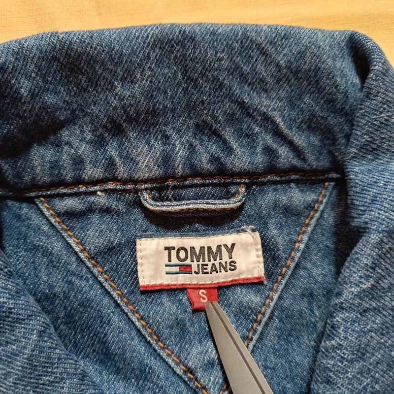 Tommy Hilfiger Tommy Hilfiger Jeans Denim Jacket Trucker USA Flag Size S Size S / US 4 / IT 40 - 4 Thumbnail