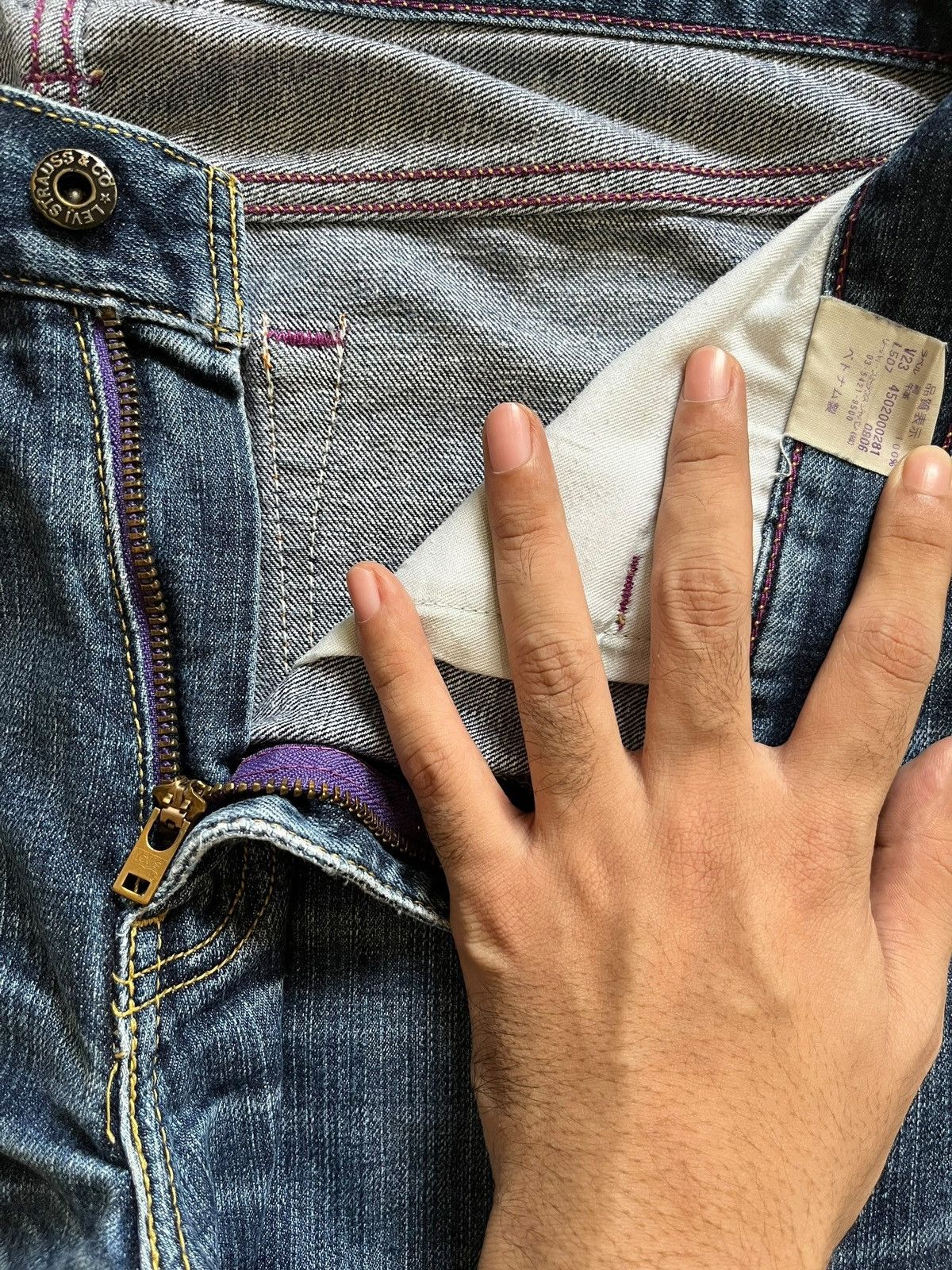 Levi's Vintage 90s Levis 507 Bootcut Blue Wash Distressed Jeans Size US 33 - 10 Thumbnail