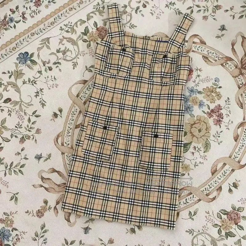 Burberry Burberry Khaki Plaid Cotton Blend Dress. Size M / US 6-8 / IT 42-44 - 1 Thumbnail