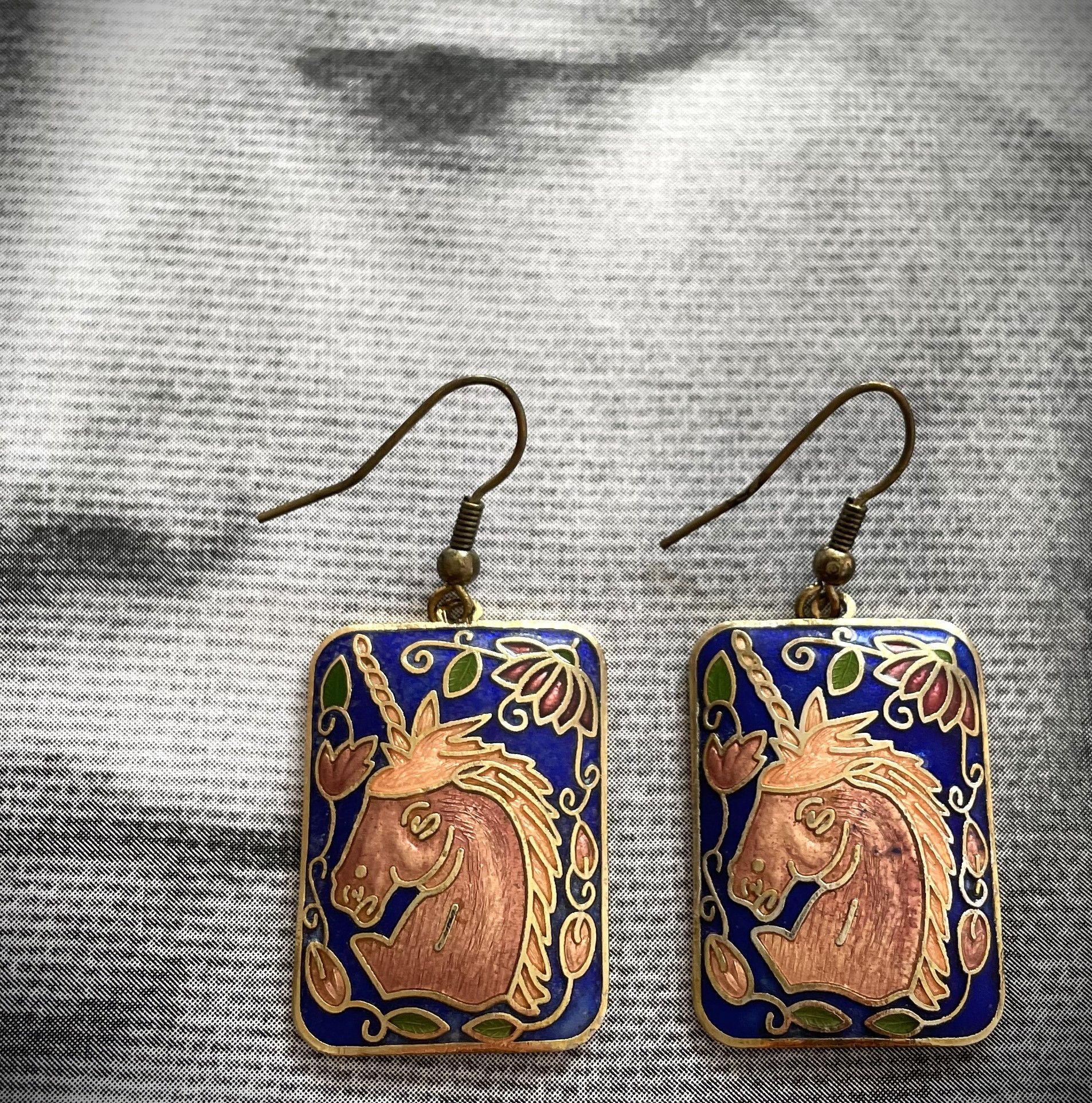Other Vintage Cloisonné Unicorn Earrings Enamel, Fantasy Vibes Size ONE SIZE - 6 Thumbnail
