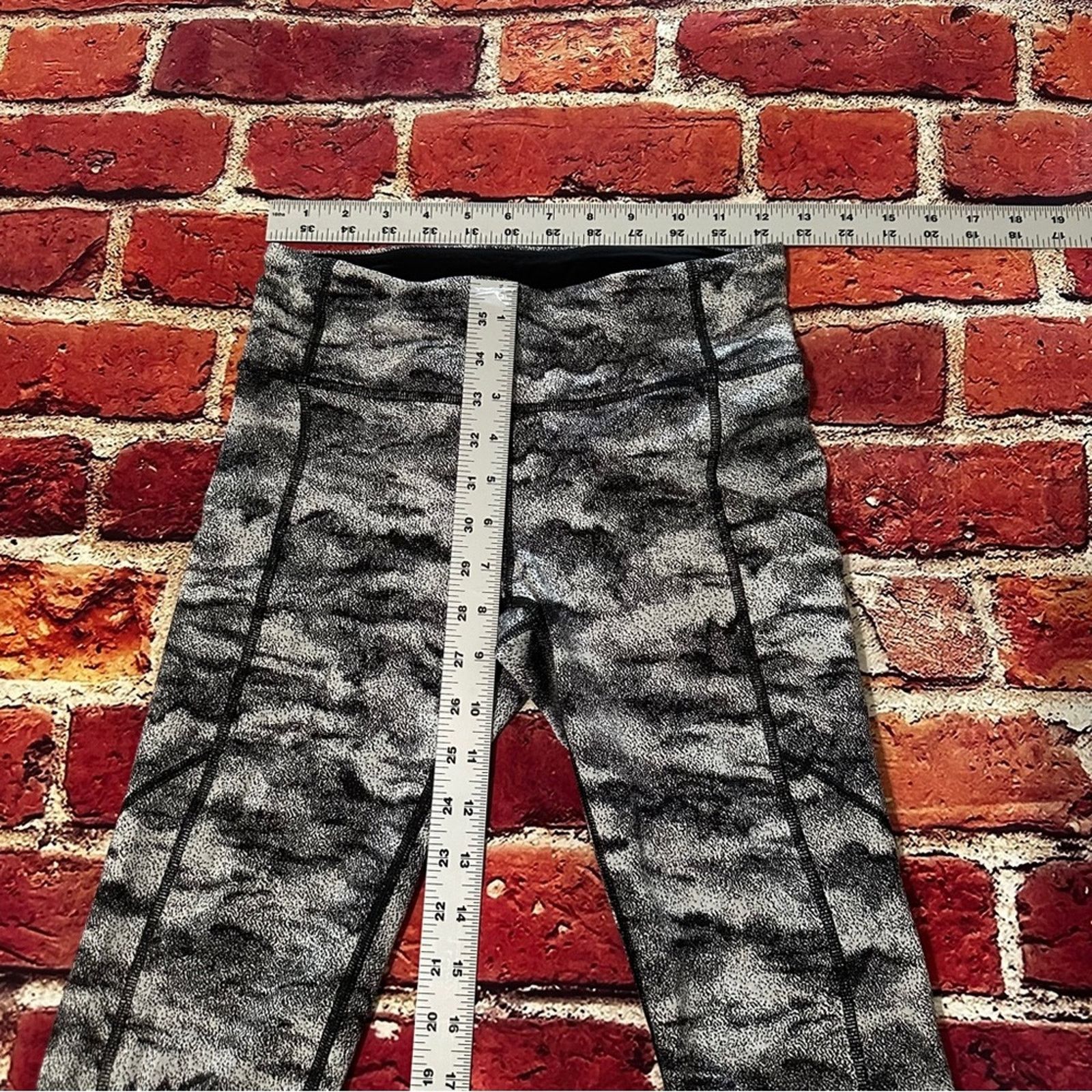 Lululemon Lululemon leggings size 4 Size 27" / US 4 / IT 40 - 6 Thumbnail