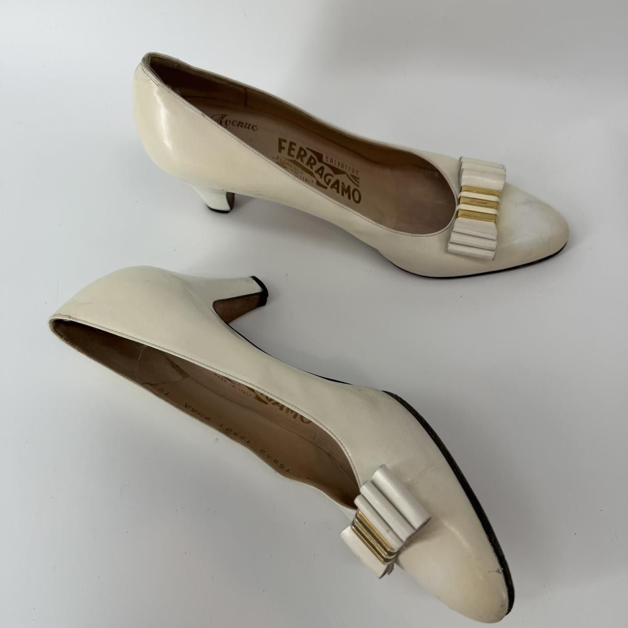 Salvatore Ferragamo Salvatore Ferragamo Beige Bow Pumps Heel Shoes 7.5 Vintage Size US 7.5 / IT 37.5 - 3 Thumbnail