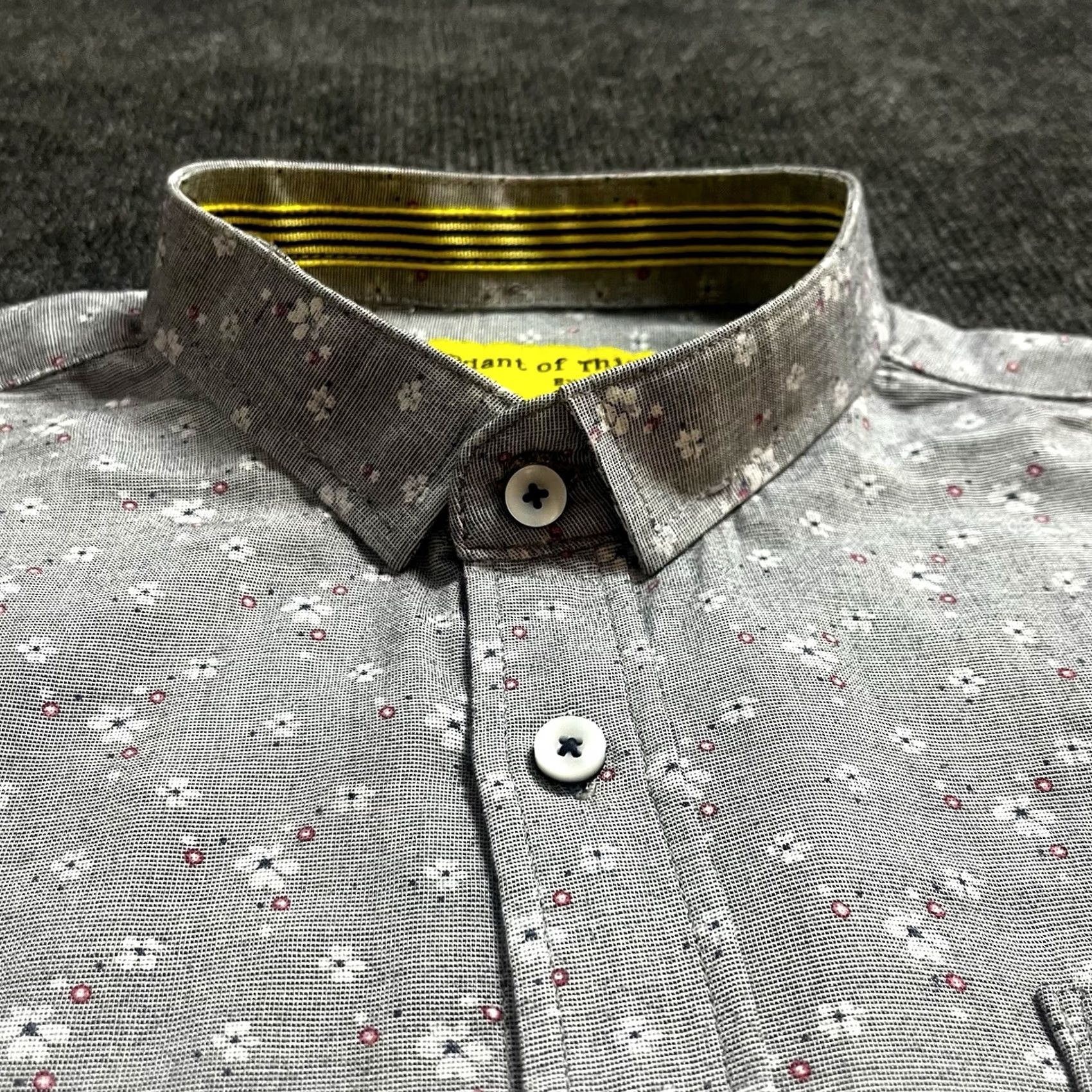 Descendant Of Thieves Shirt Mens L Gray Floral Short Sleeve Button Up, Men's — image 4 of 6